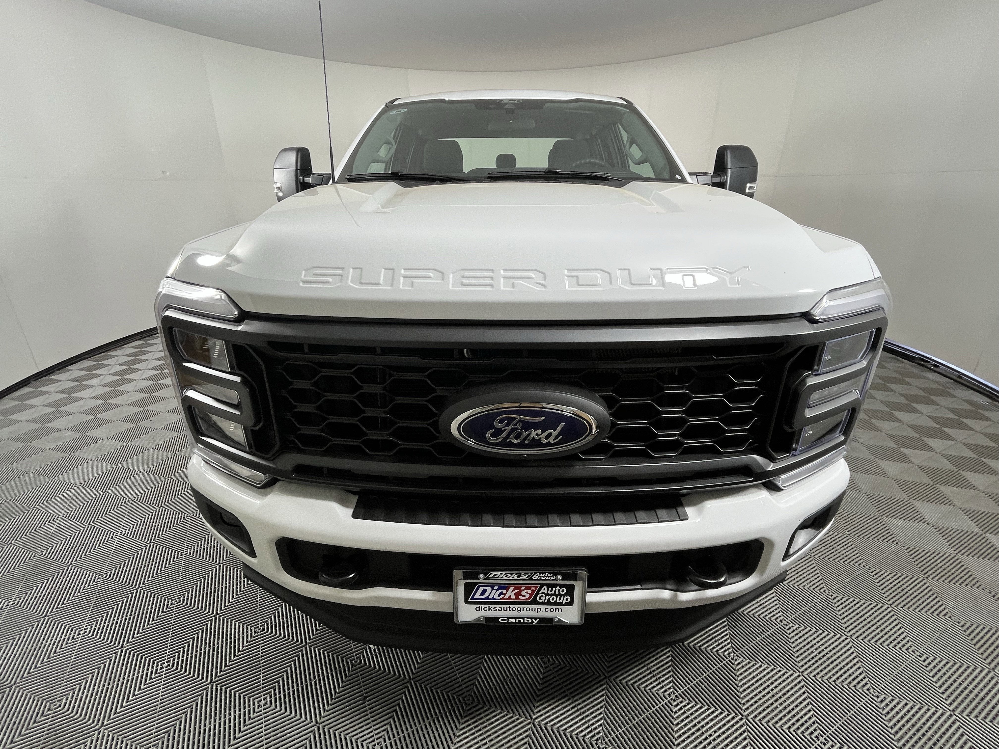 2026 Ford Super Duty F-350 SRW XL 4WD SuperCab 8' Box