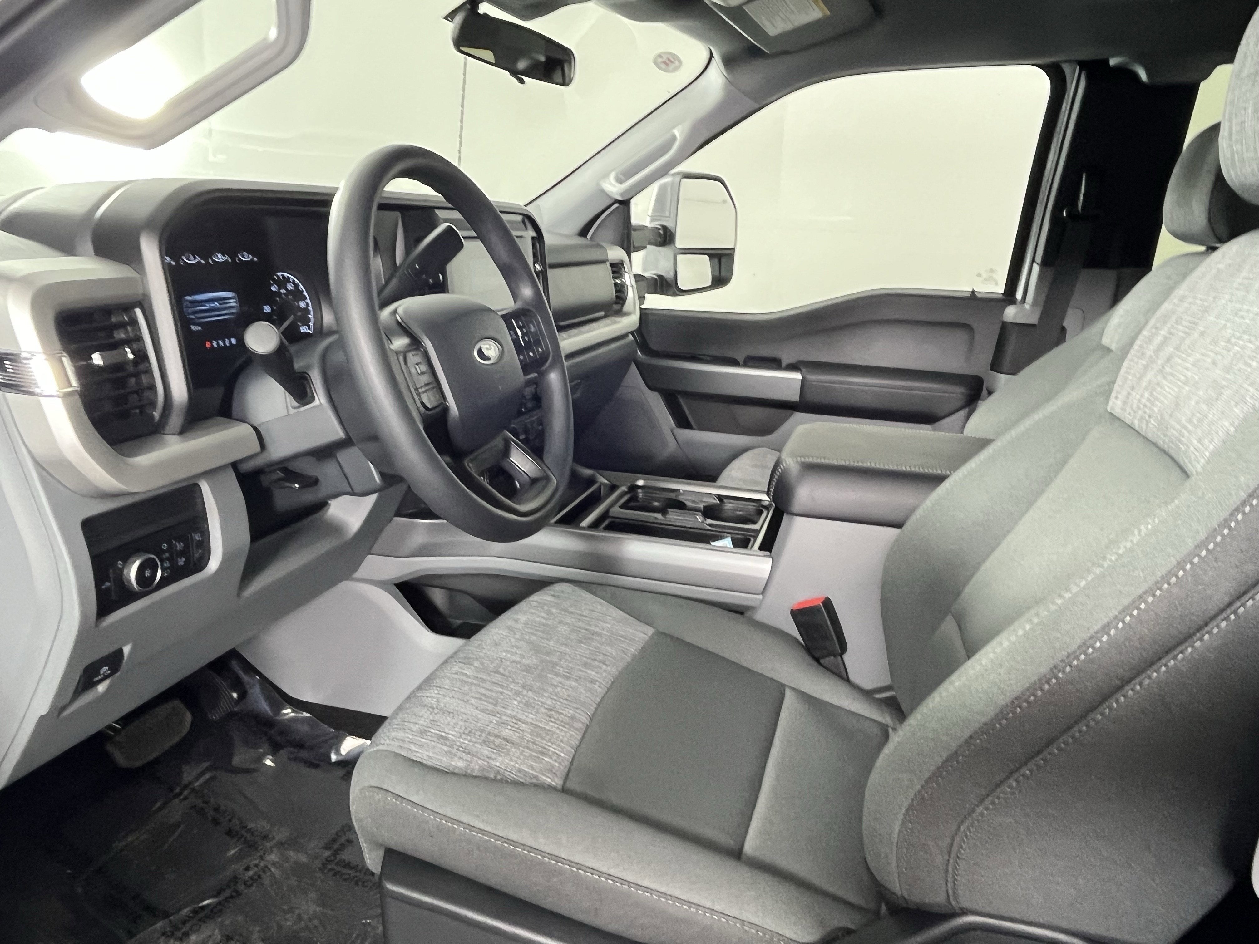 2026 Ford Super Duty F-350 SRW XLT 4WD SuperCab 8' Box