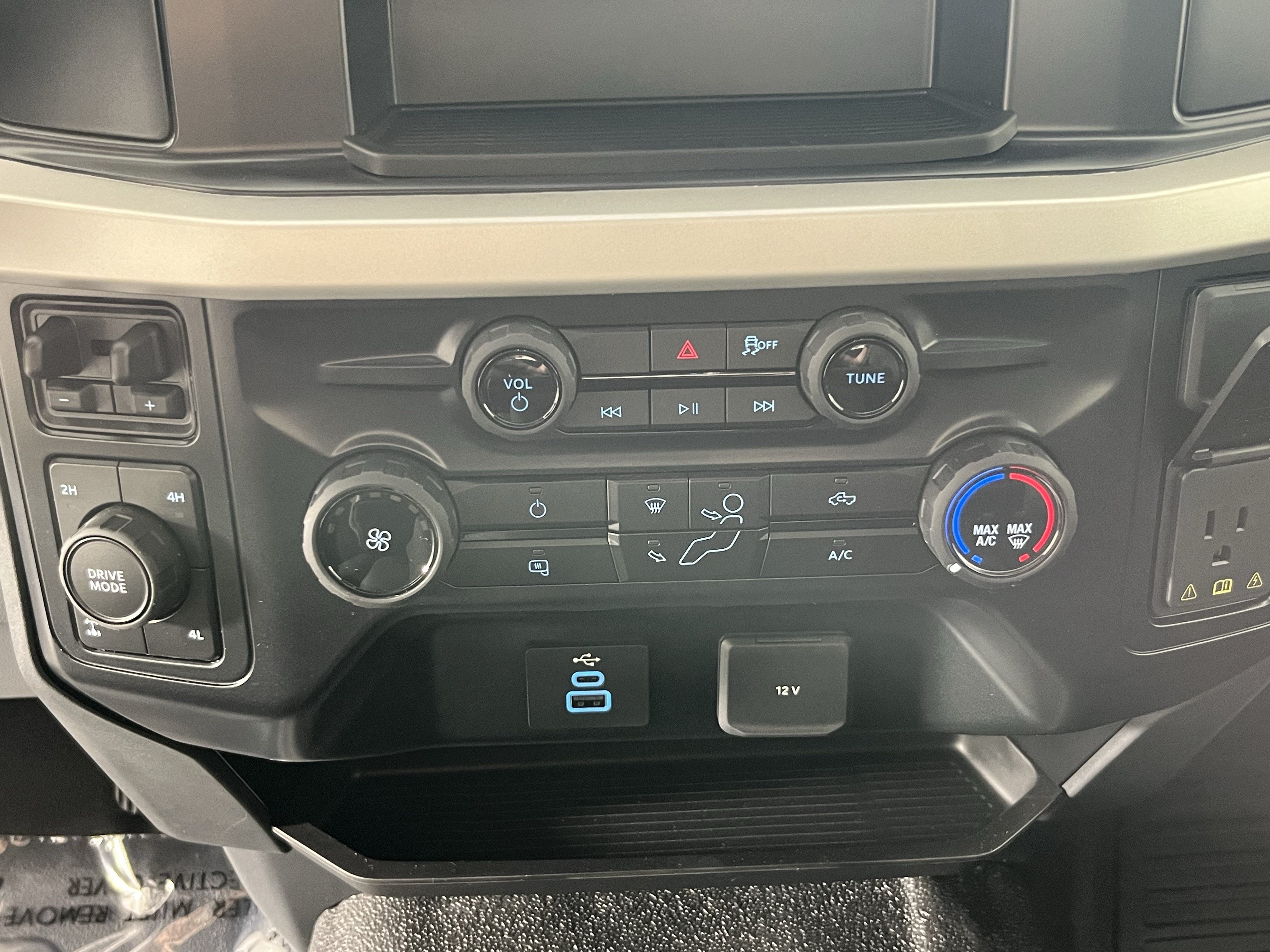2026 Ford Super Duty F-250 SRW XL 4WD Reg Cab 8' Box
