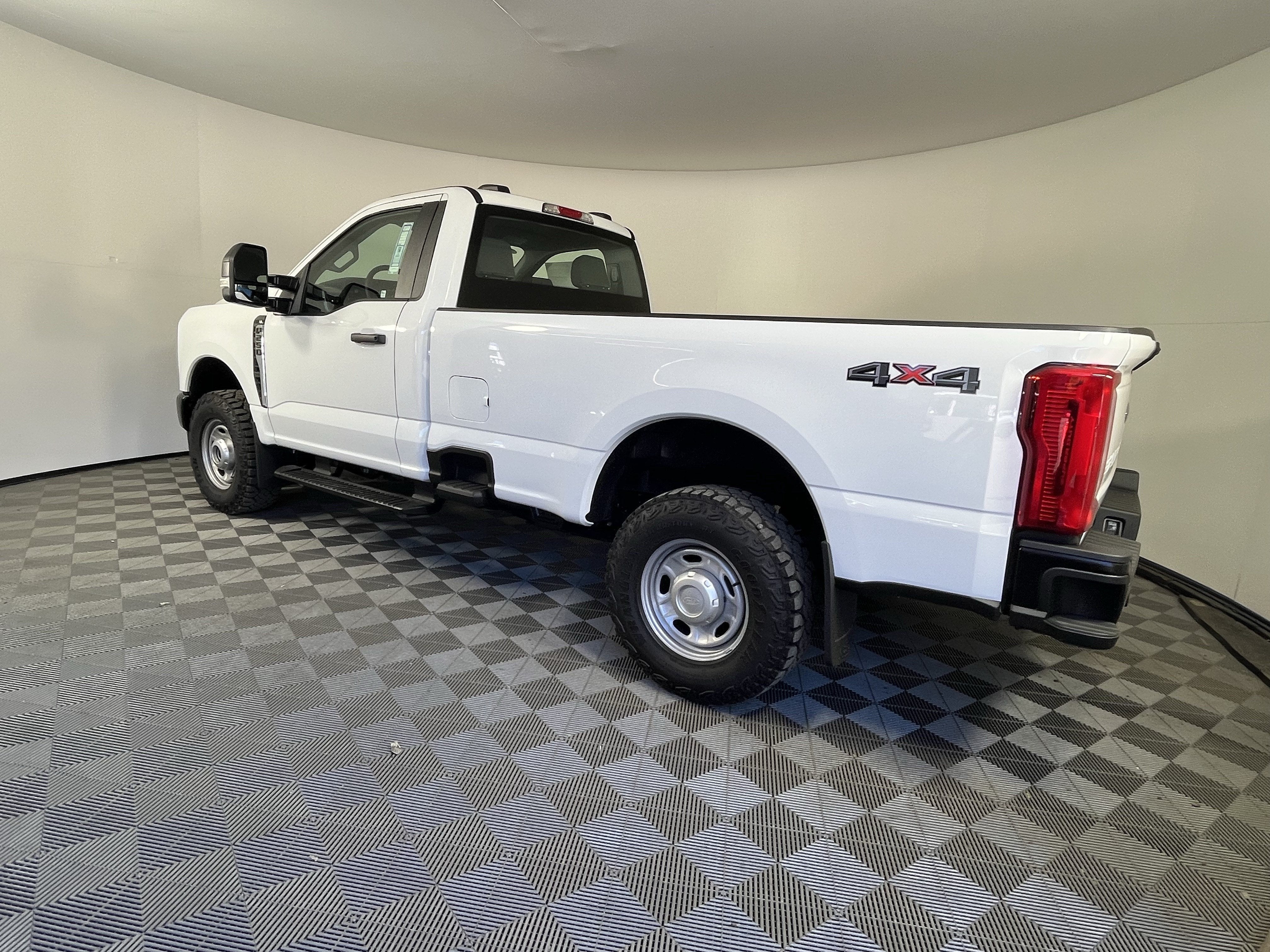 2026 Ford Super Duty F-250 SRW XL 4WD Reg Cab 8' Box