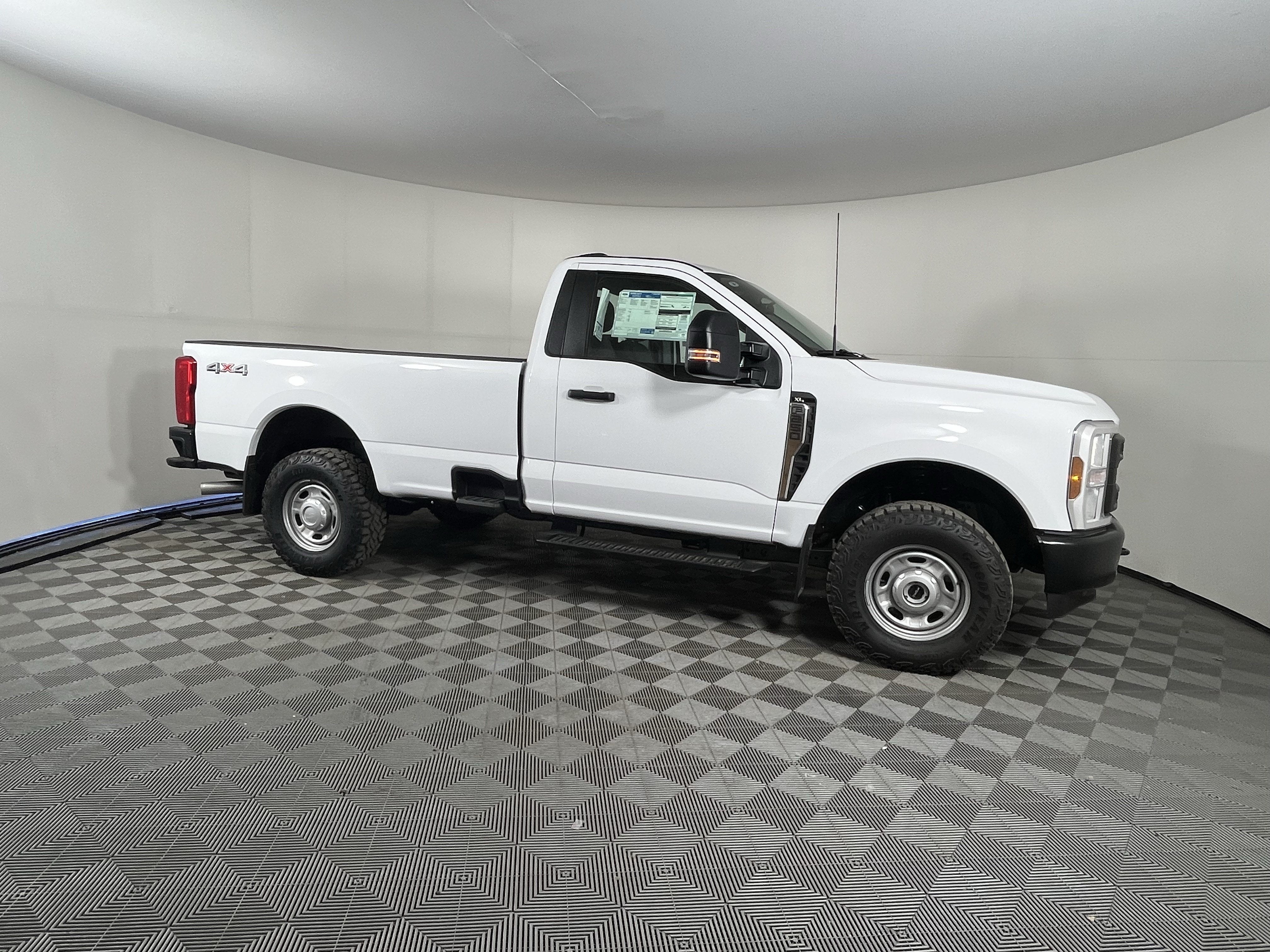 2026 Ford Super Duty F-250 SRW XL 4WD Reg Cab 8' Box