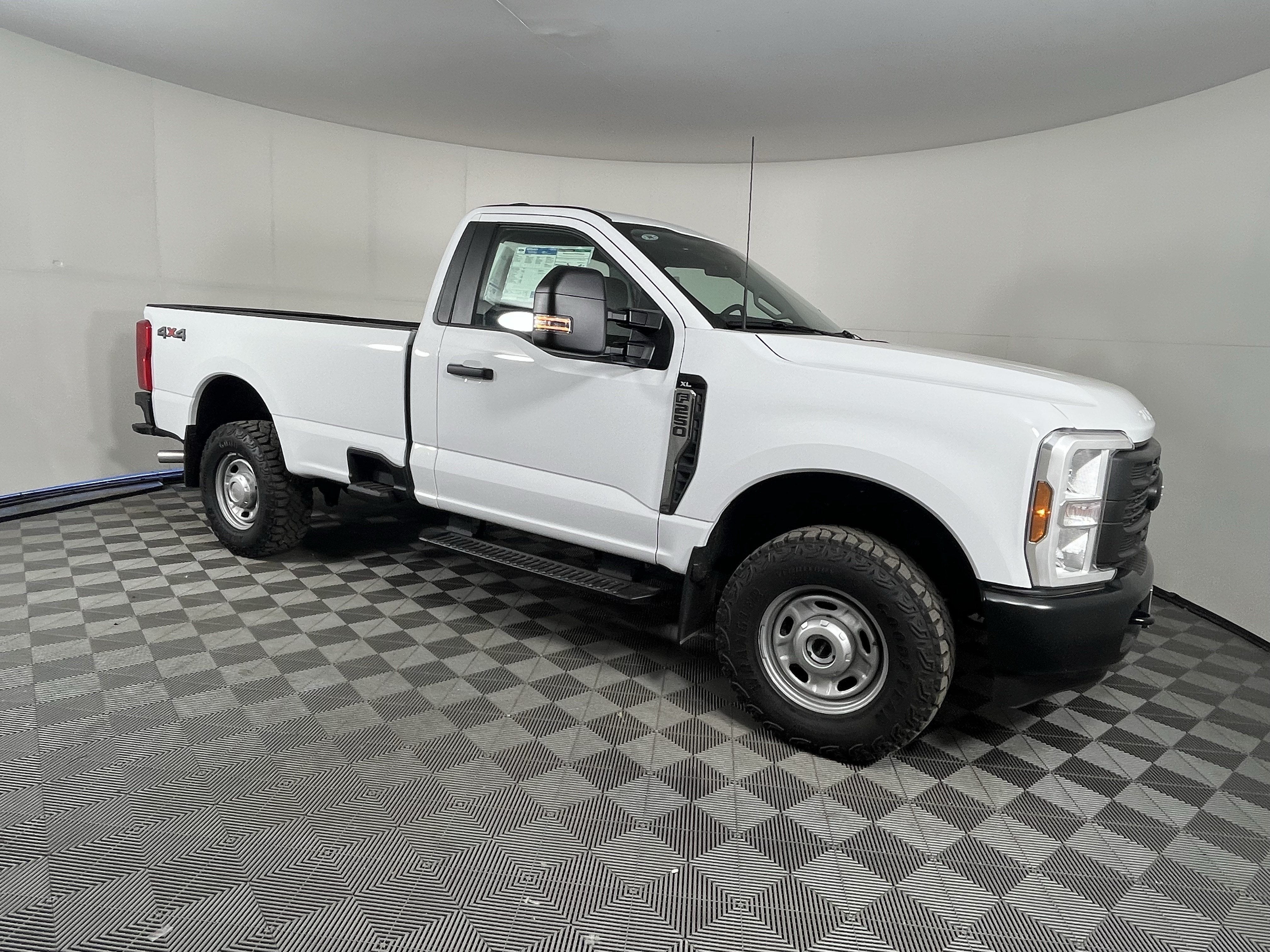 2026 Ford Super Duty F-250 SRW XL 4WD Reg Cab 8' Box