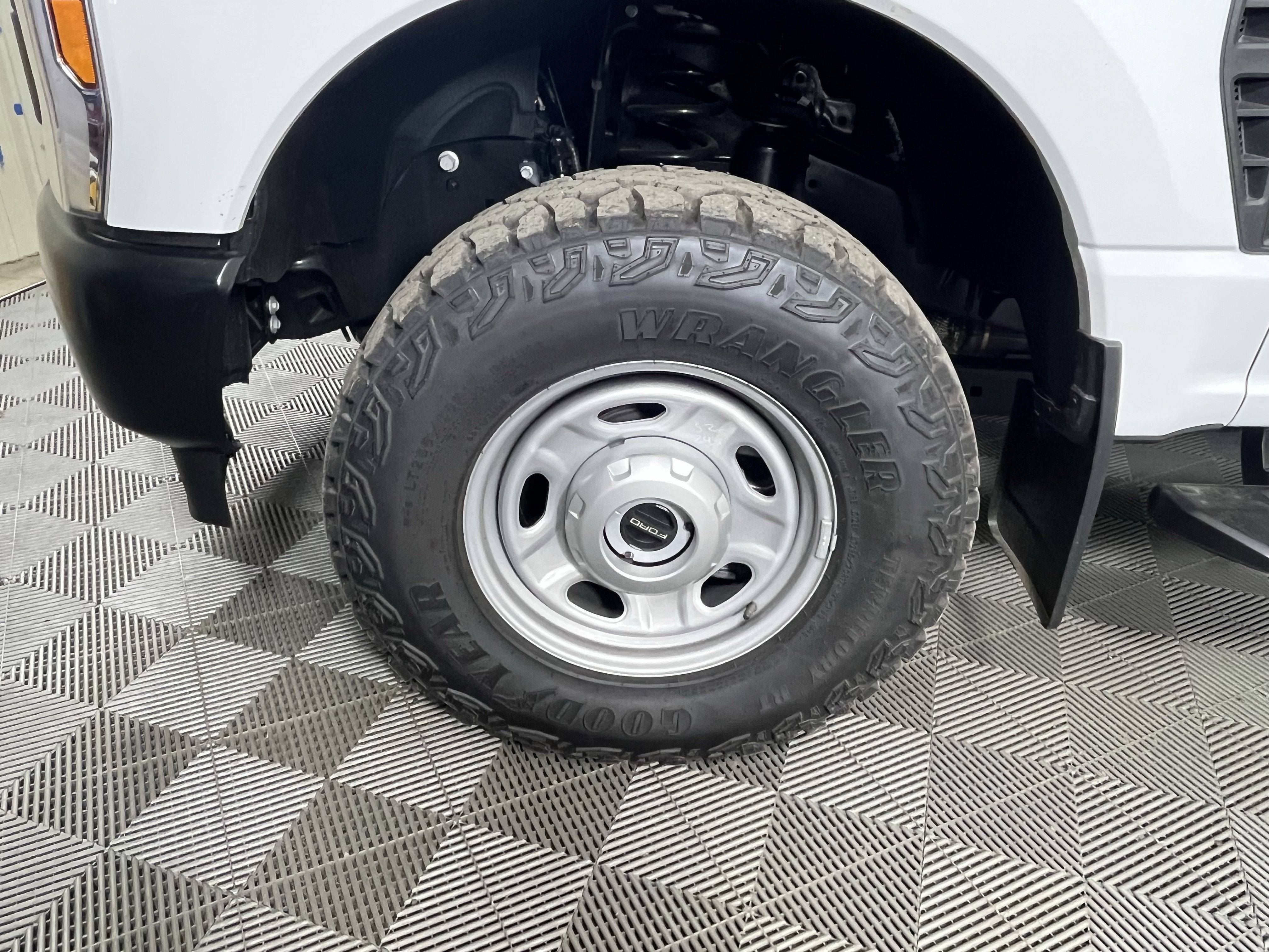 2026 Ford Super Duty F-250 SRW XL 4WD Reg Cab 8' Box