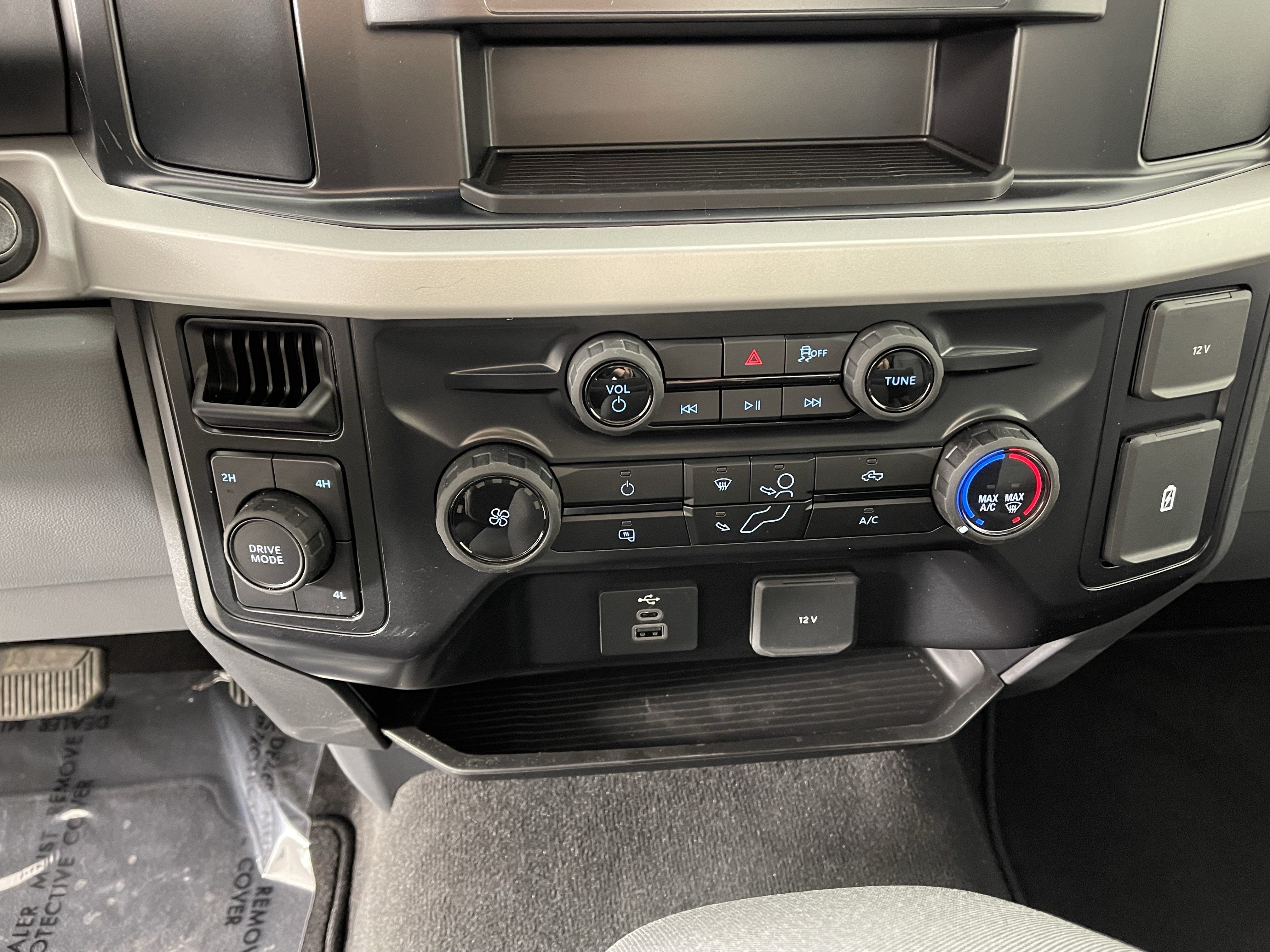2026 Ford Super Duty F-250 SRW XL 4WD Reg Cab 8' Box
