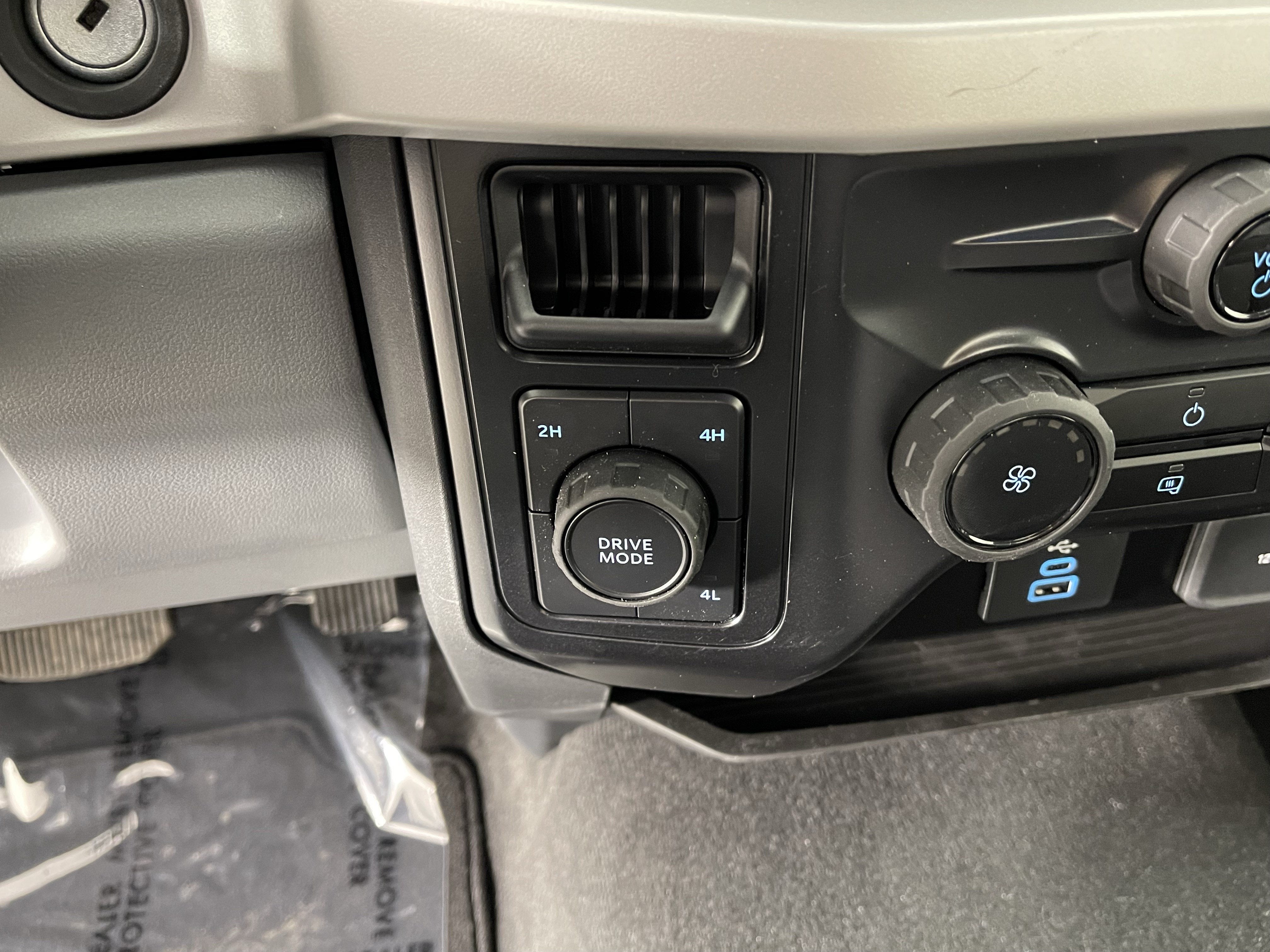 2026 Ford Super Duty F-250 SRW XL 4WD Reg Cab 8' Box