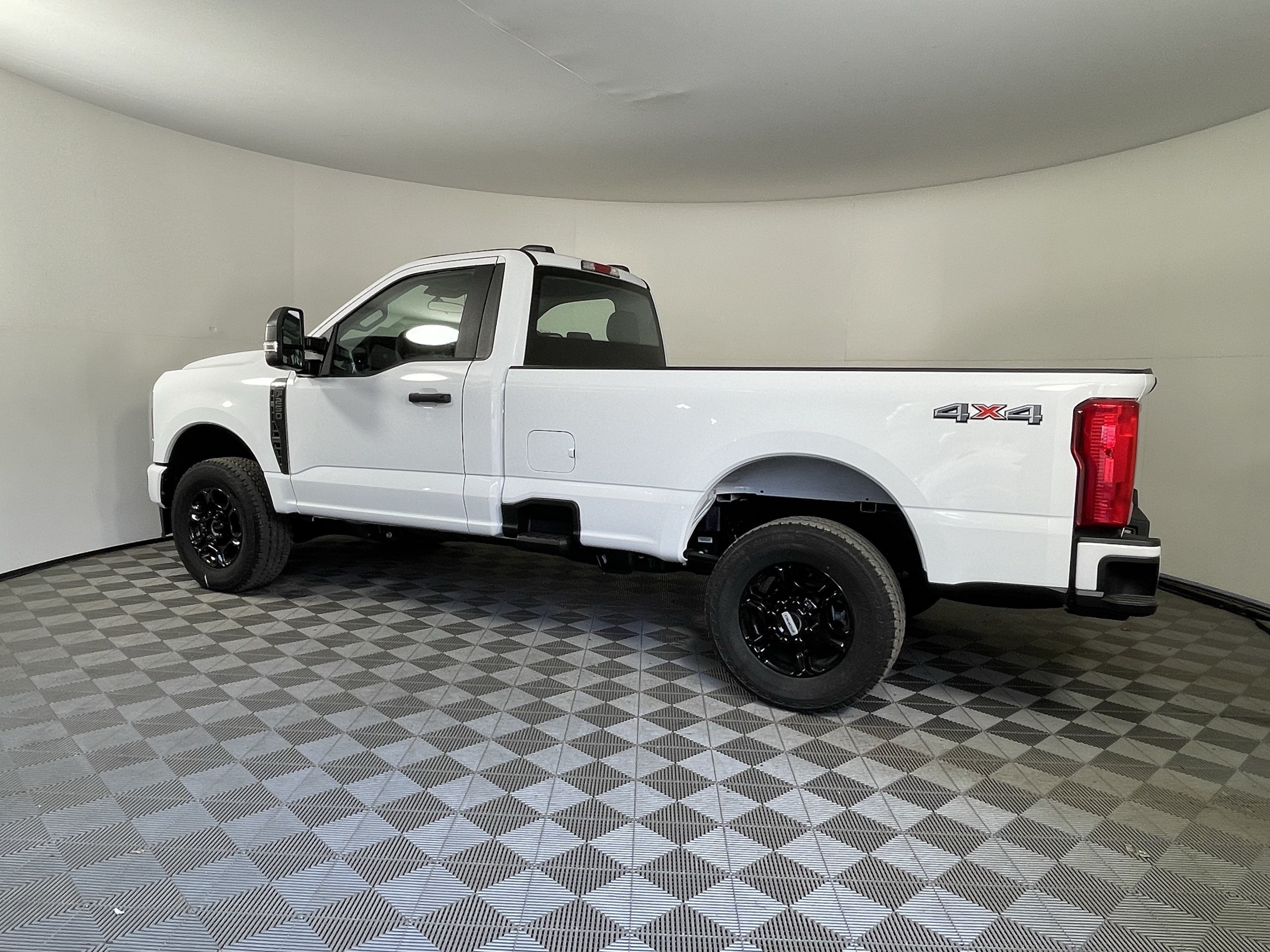 2026 Ford Super Duty F-250 SRW XL 4WD Reg Cab 8' Box