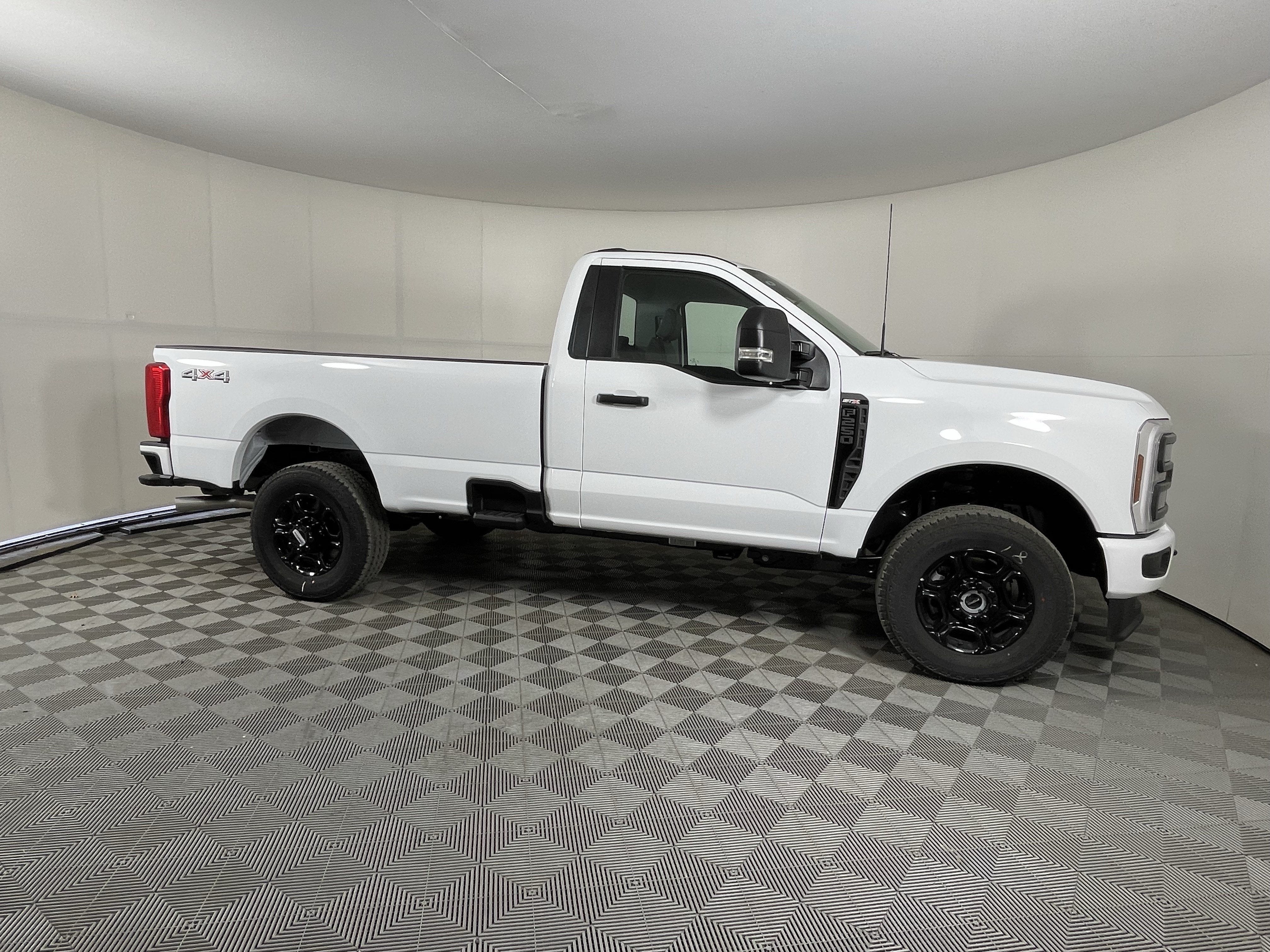 2026 Ford Super Duty F-250 SRW XL 4WD Reg Cab 8' Box