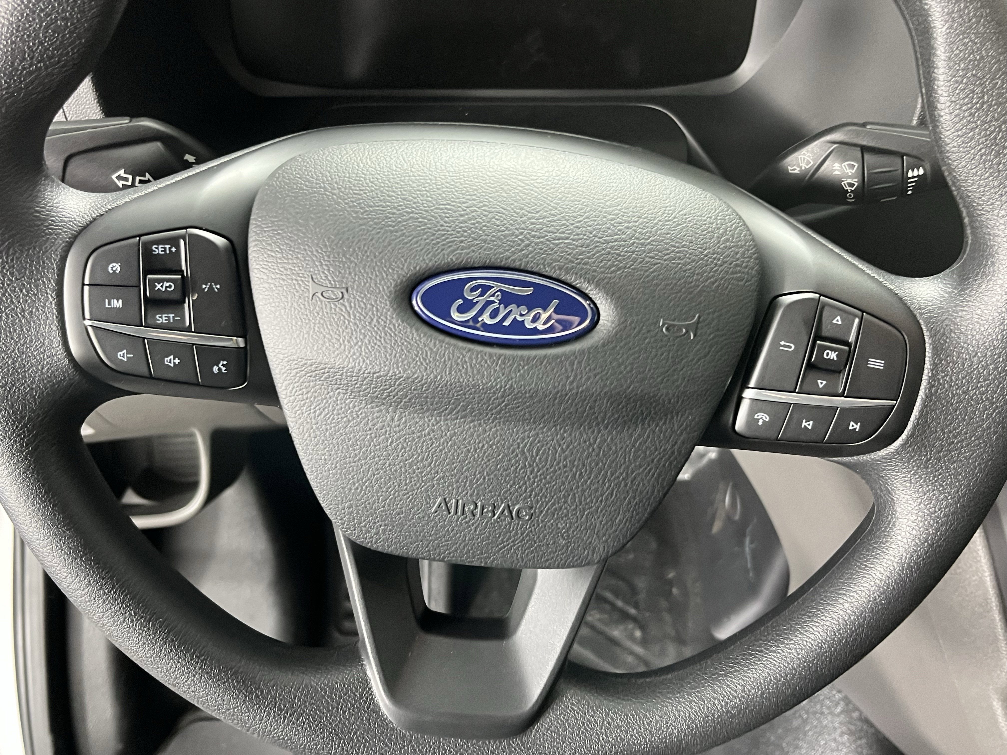 2026 Ford Transit Cargo Van T-250 148 Med Rf 9150 GVWR RWD XL