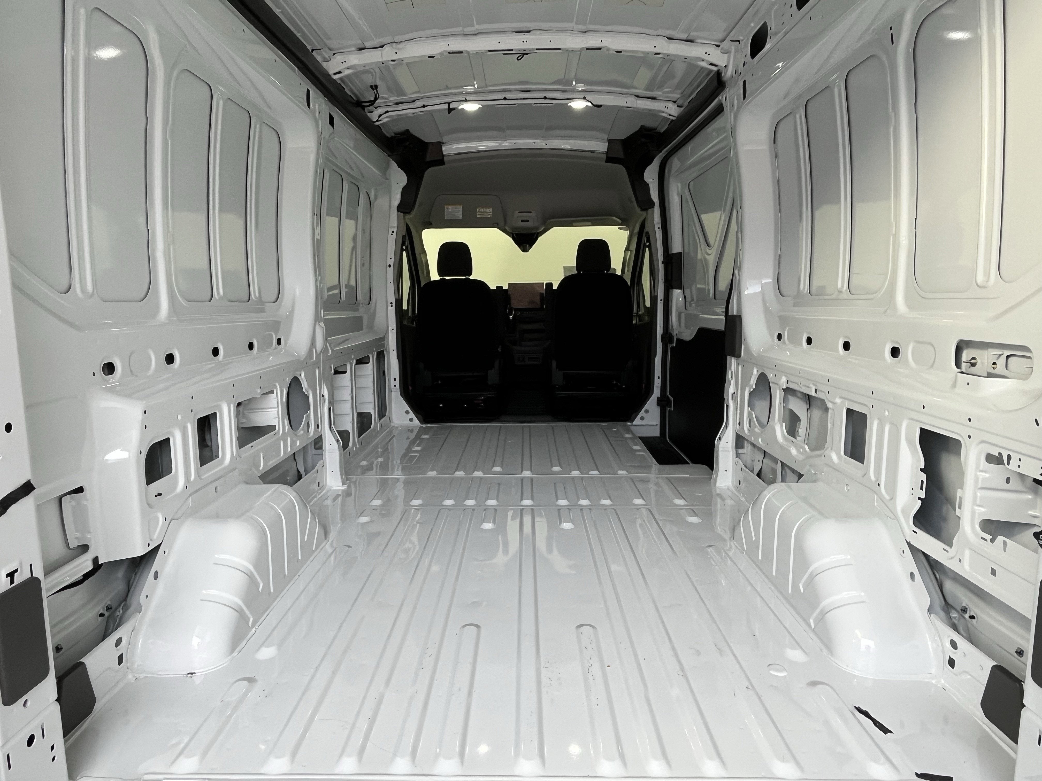 2026 Ford Transit Cargo Van T-250 148 Med Rf 9150 GVWR RWD XL