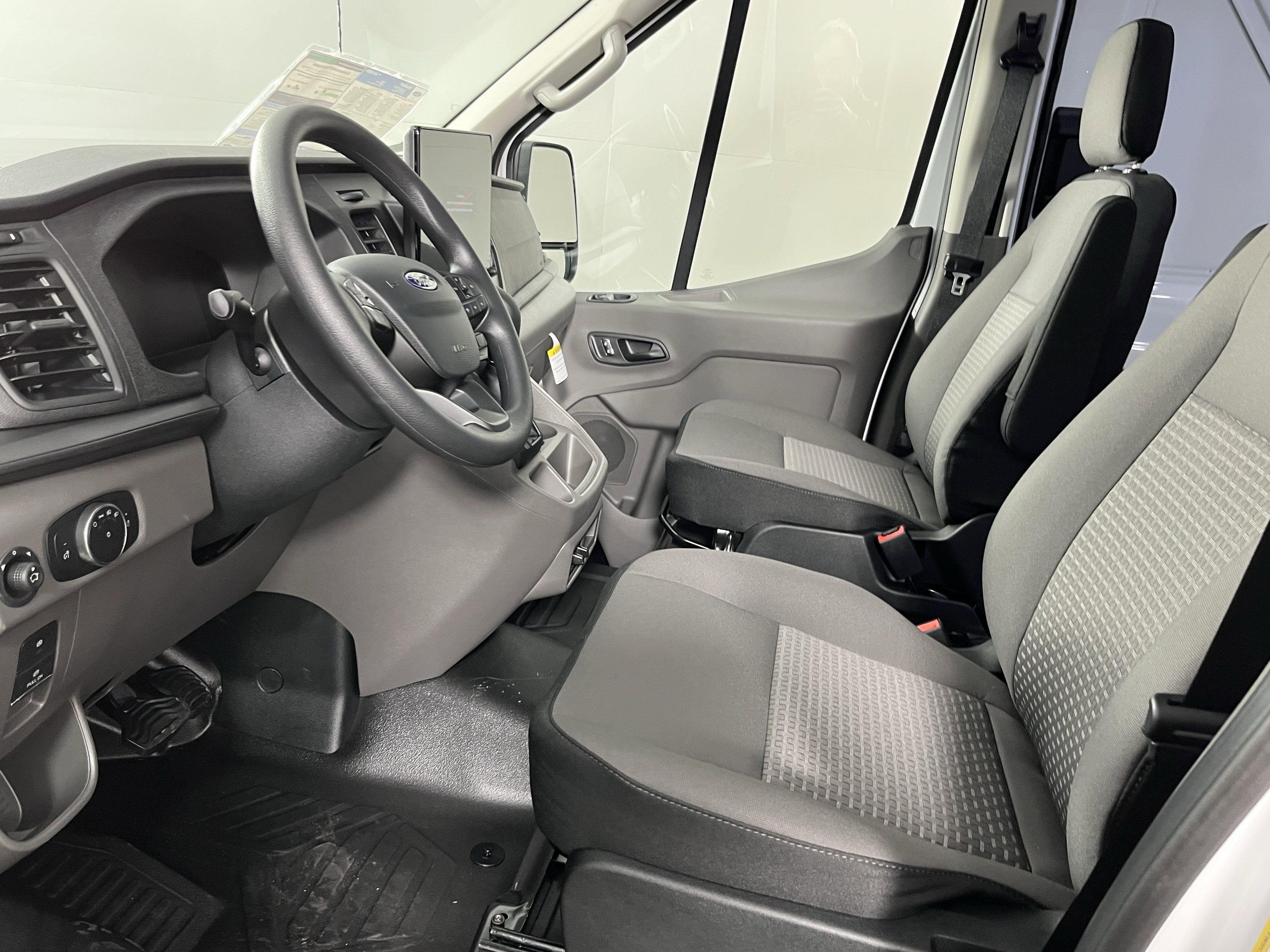 2026 Ford Transit Cargo Van T-250 148 Med Rf 9150 GVWR AWD XL