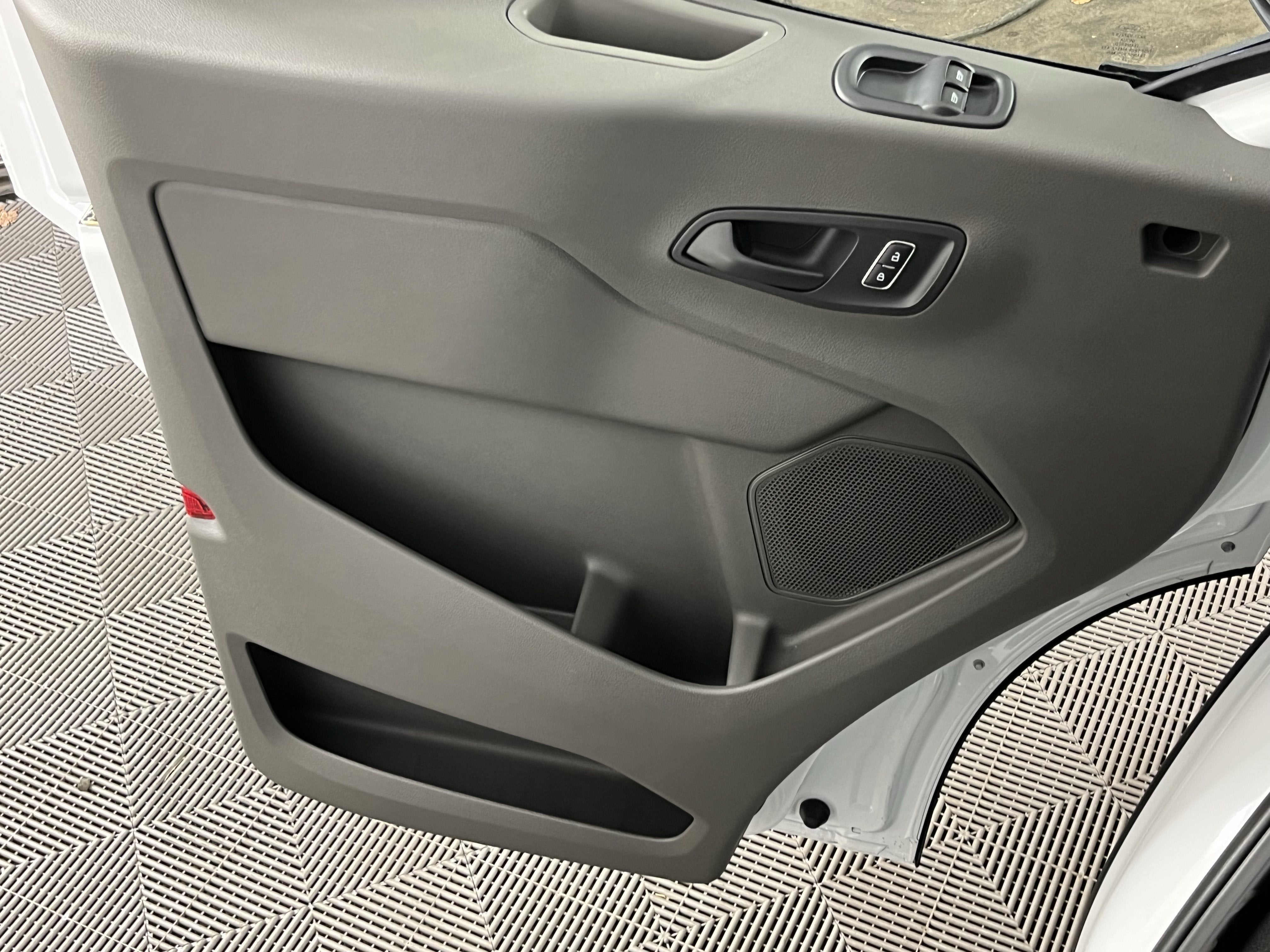 2026 Ford Transit Cargo Van T-250 148 Med Rf 9150 GVWR AWD XL