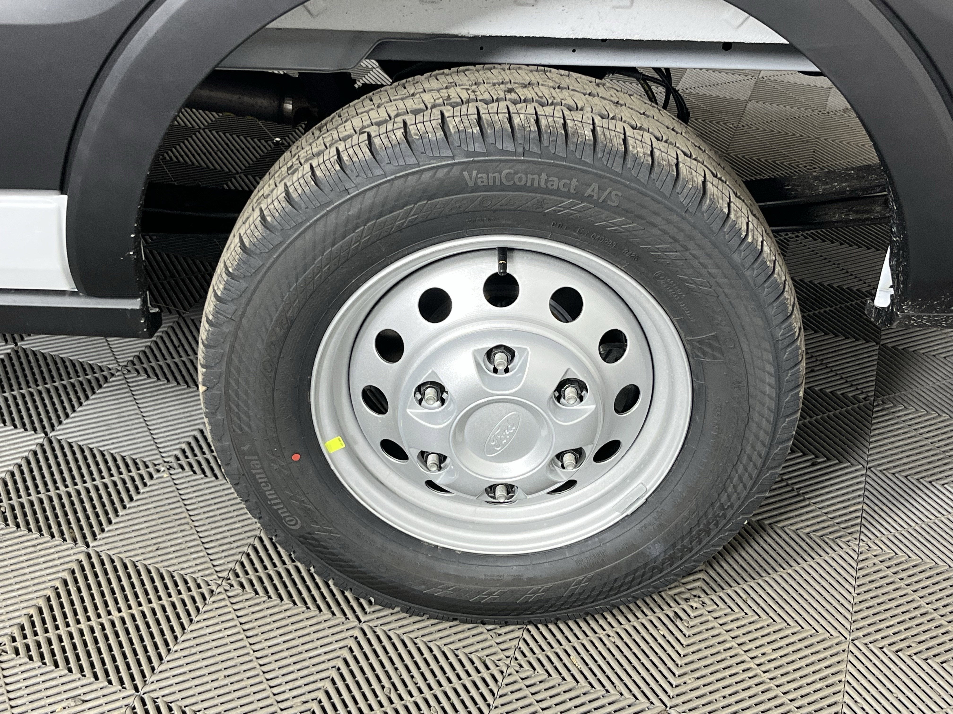 2026 Ford Transit Cargo Van T-250 148 Med Rf 9150 GVWR AWD XL