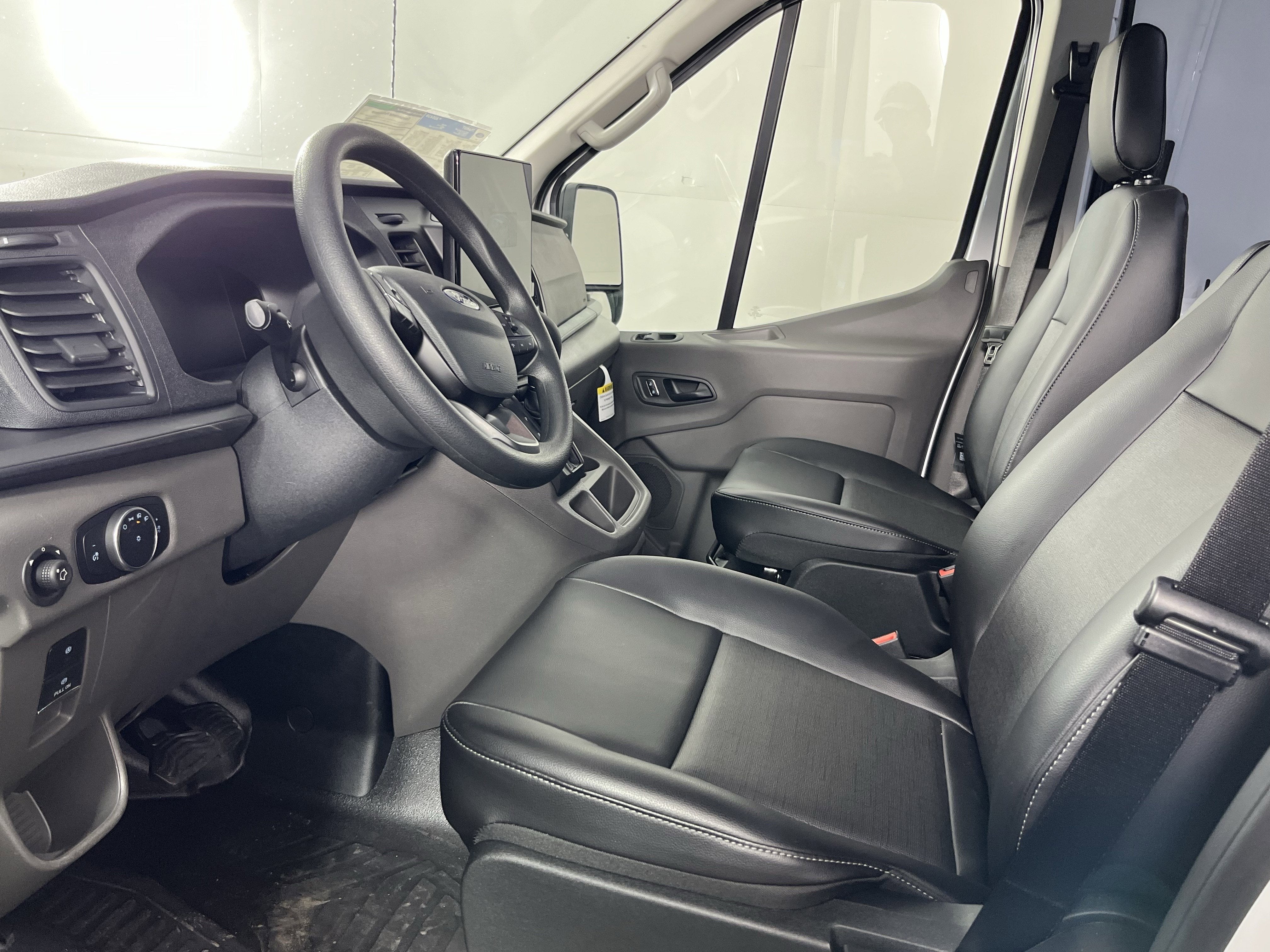 2026 Ford Transit Cargo Van T-250 148 Med Rf 9150 GVWR AWD XL