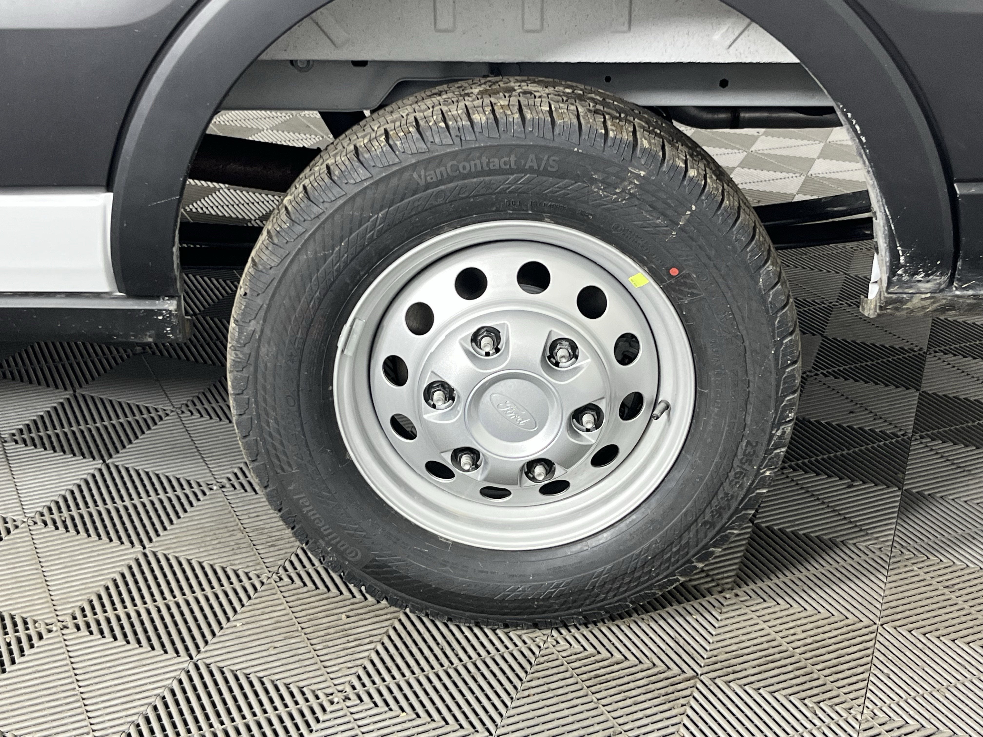 2026 Ford Transit Cargo Van T-250 148 Med Rf 9150 GVWR AWD XL