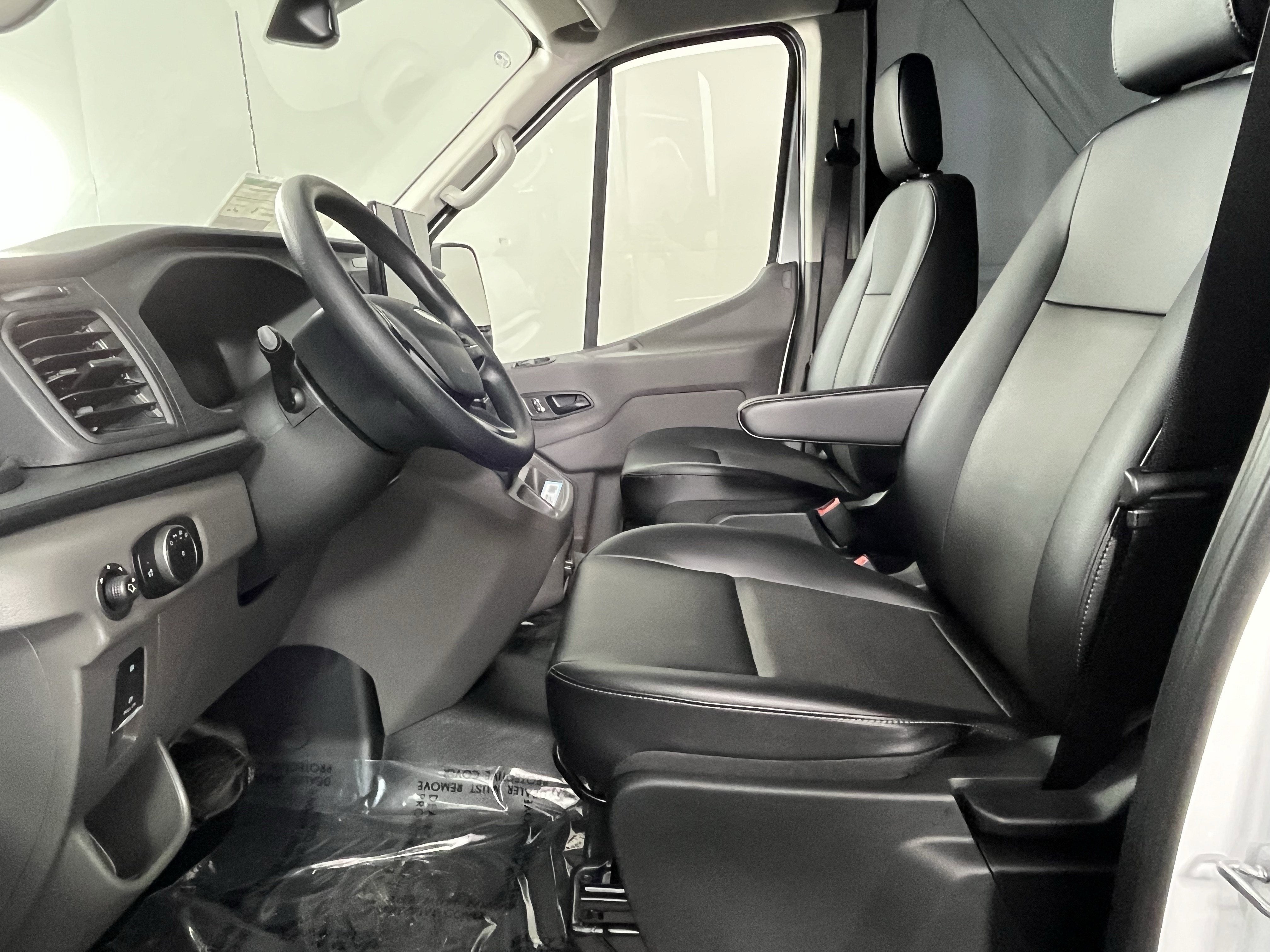 2026 Ford Transit Cargo Van T-250 148 Med Rf 9150 GVWR AWD XL