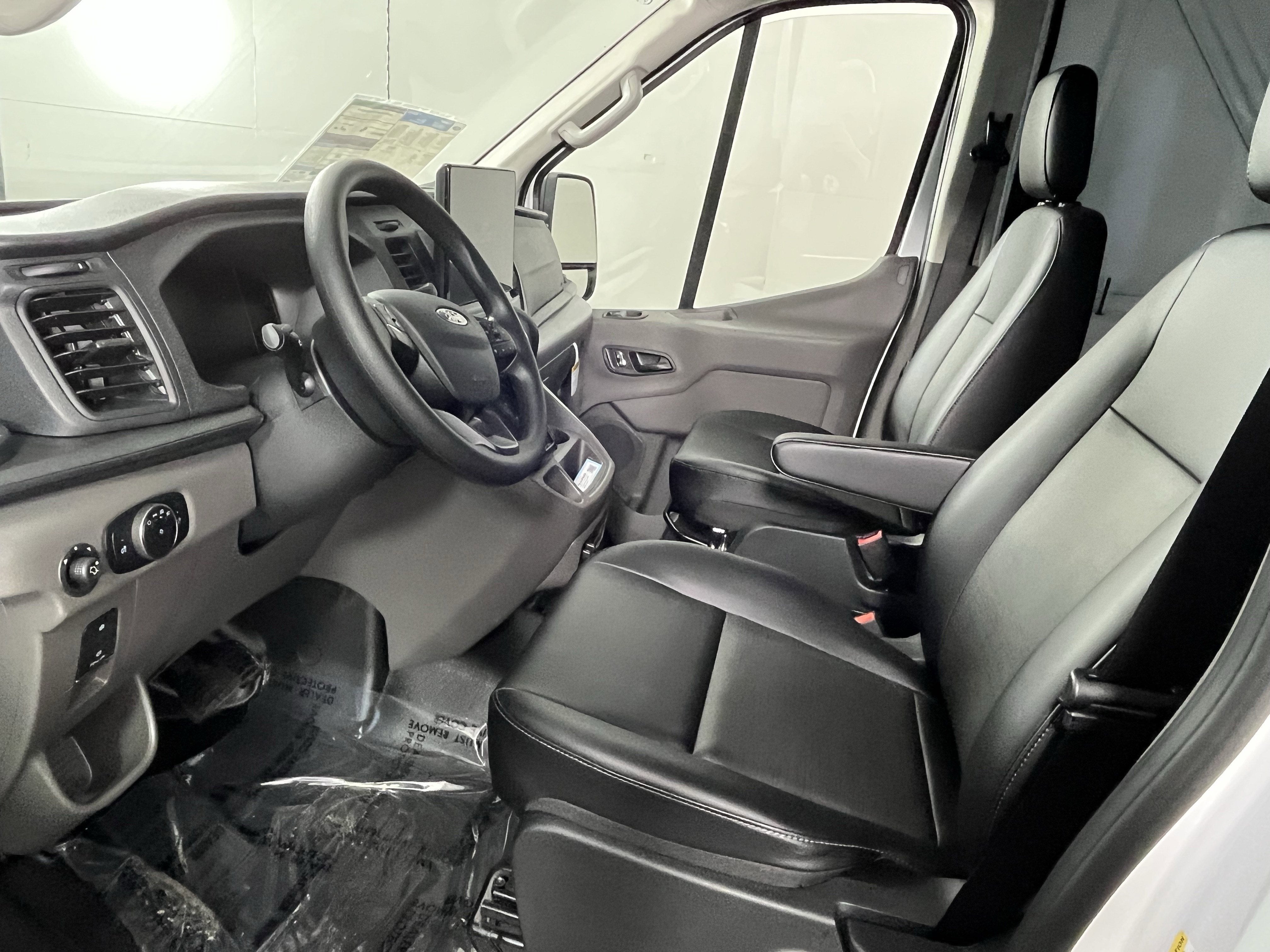 2026 Ford Transit Cargo Van T-250 148 Med Rf 9150 GVWR AWD XL