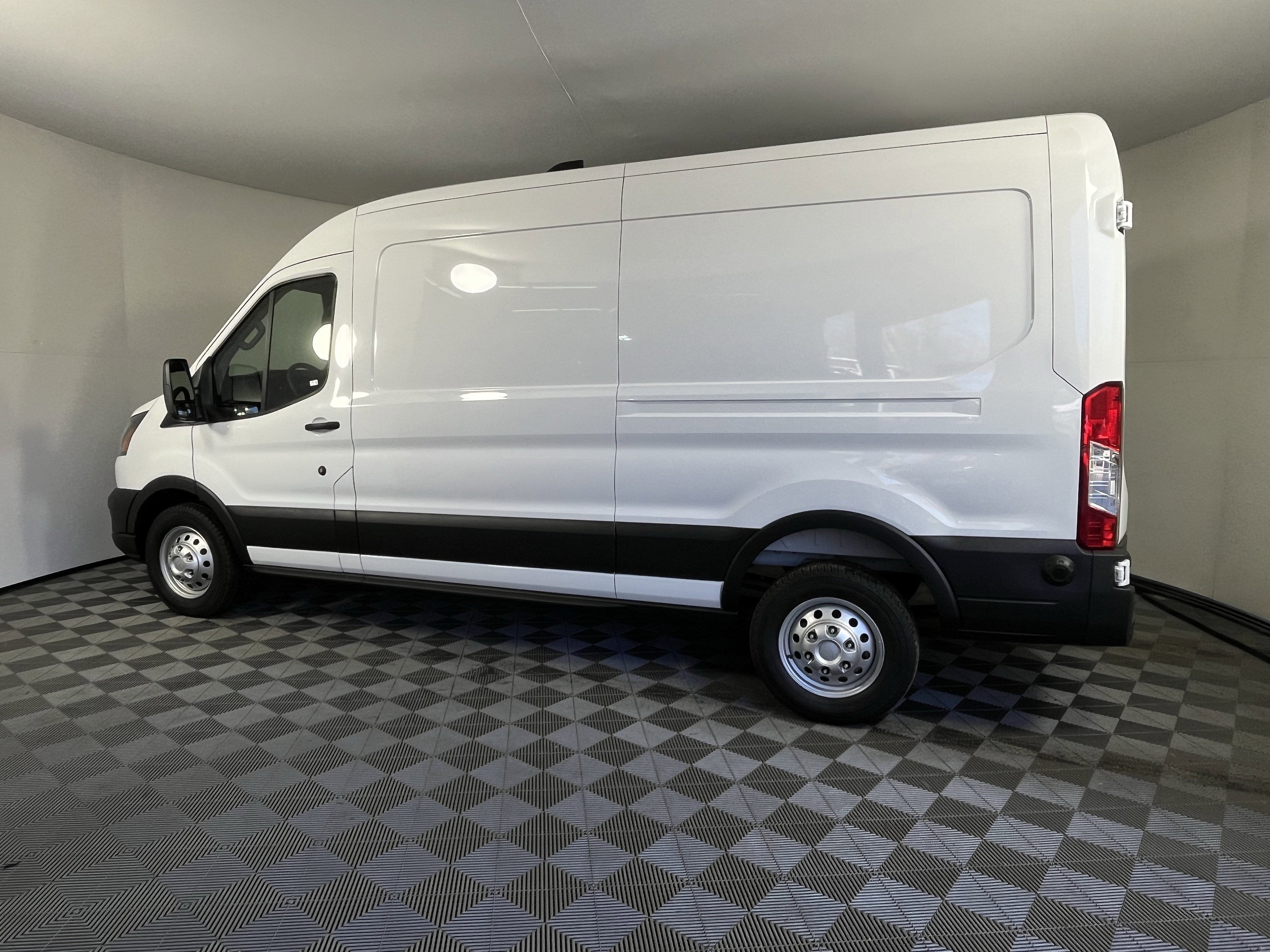 2026 Ford Transit Cargo Van XL T-250 148 Med Rf 9150 GVWR AWD