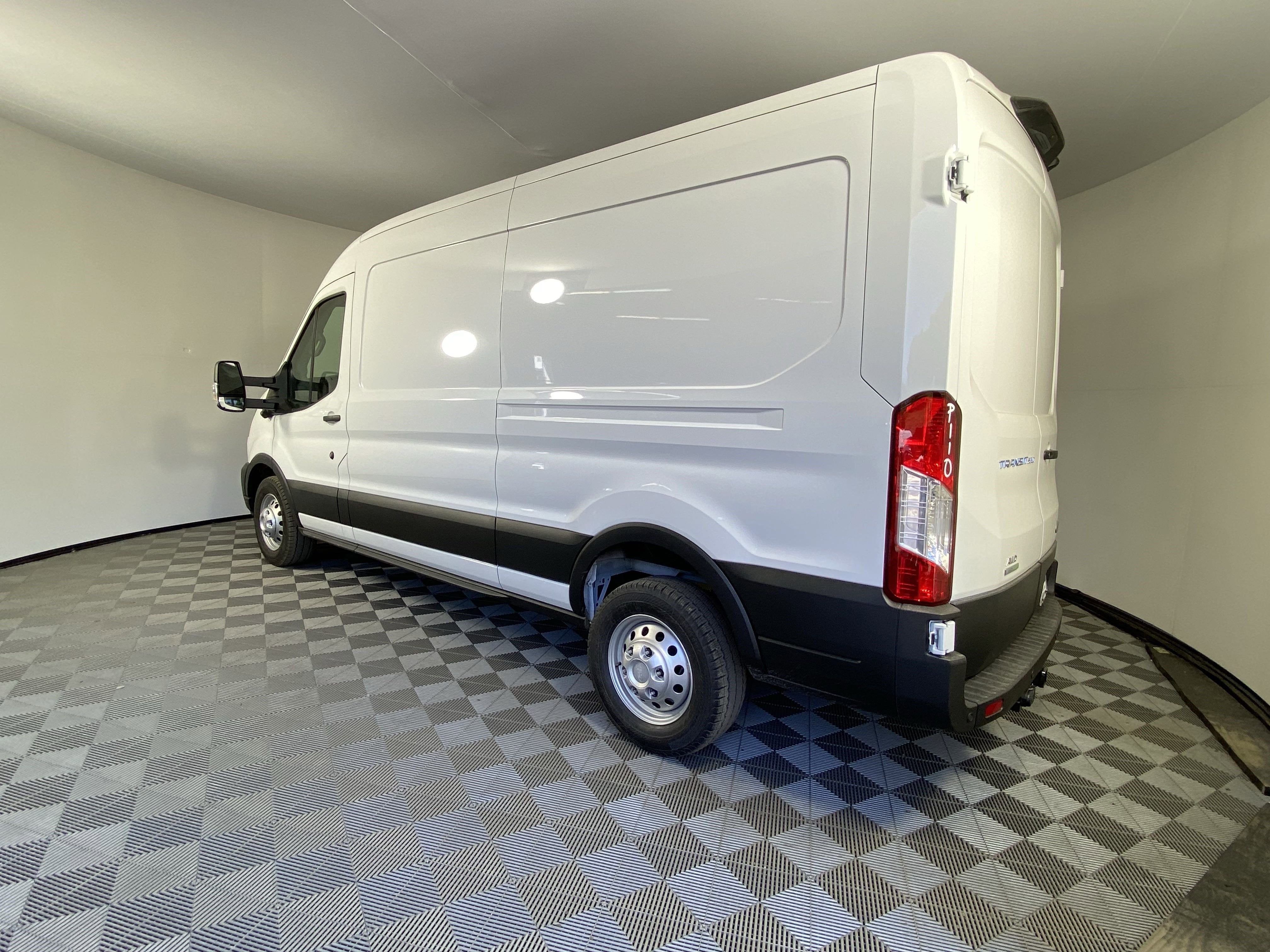 2025 Ford Transit Cargo Van T-250 148 Med Rf 9070 GVWR AWD