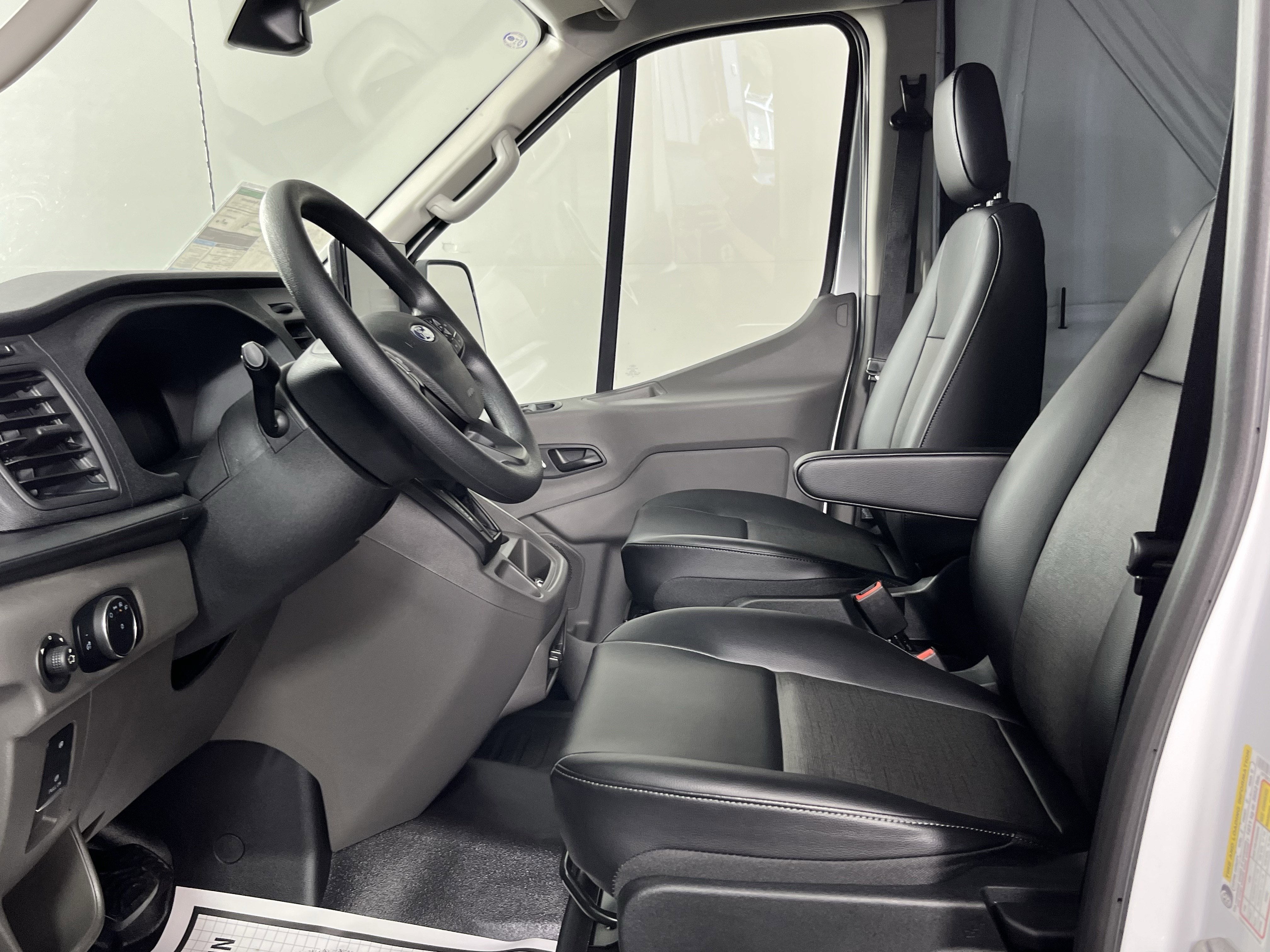 2026 Ford Transit Cargo Van T-250 148 Med Rf 9150 GVWR AWD XL