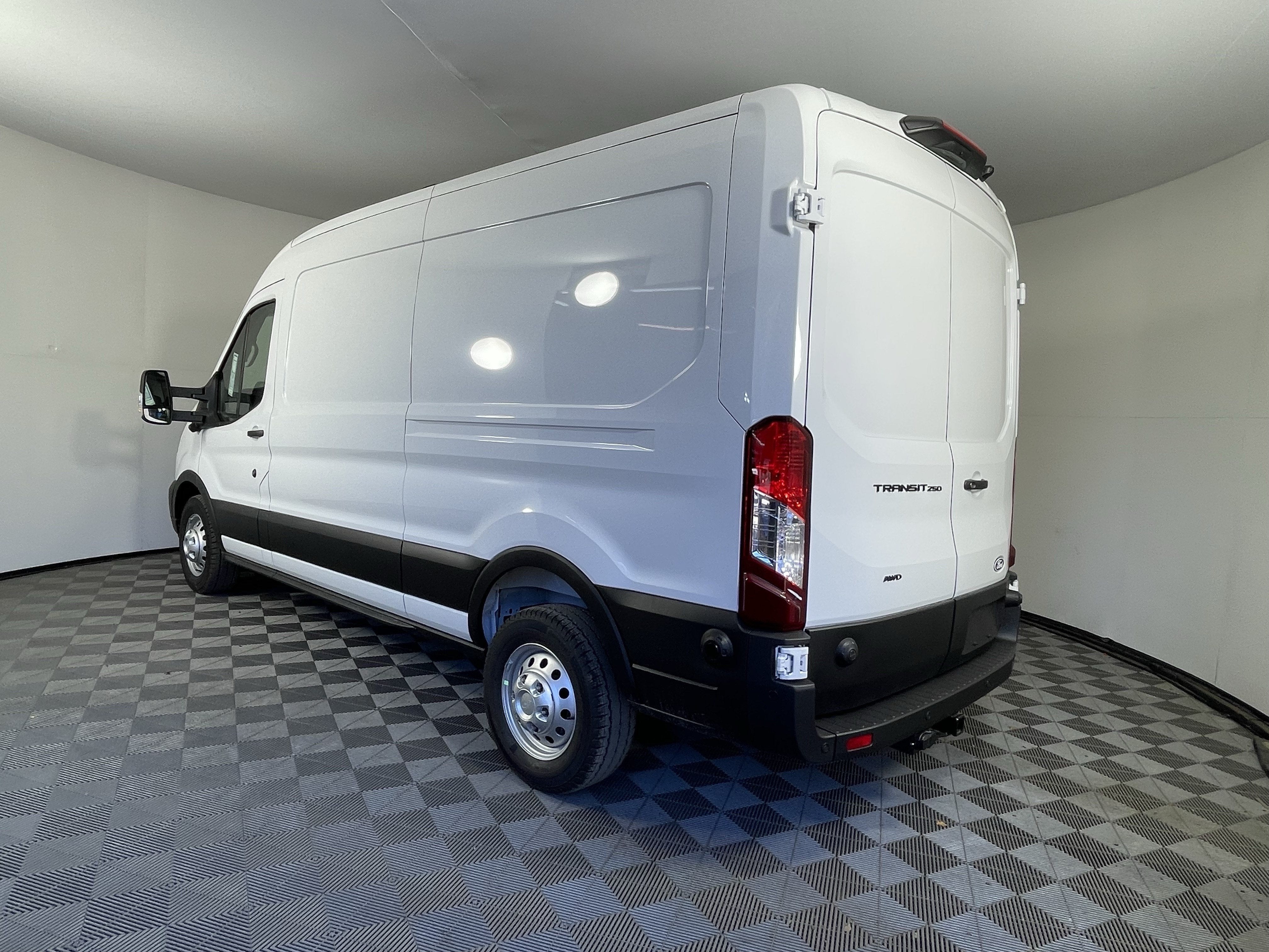 2026 Ford Transit Cargo Van T-250 148 Med Rf 9150 GVWR AWD XL