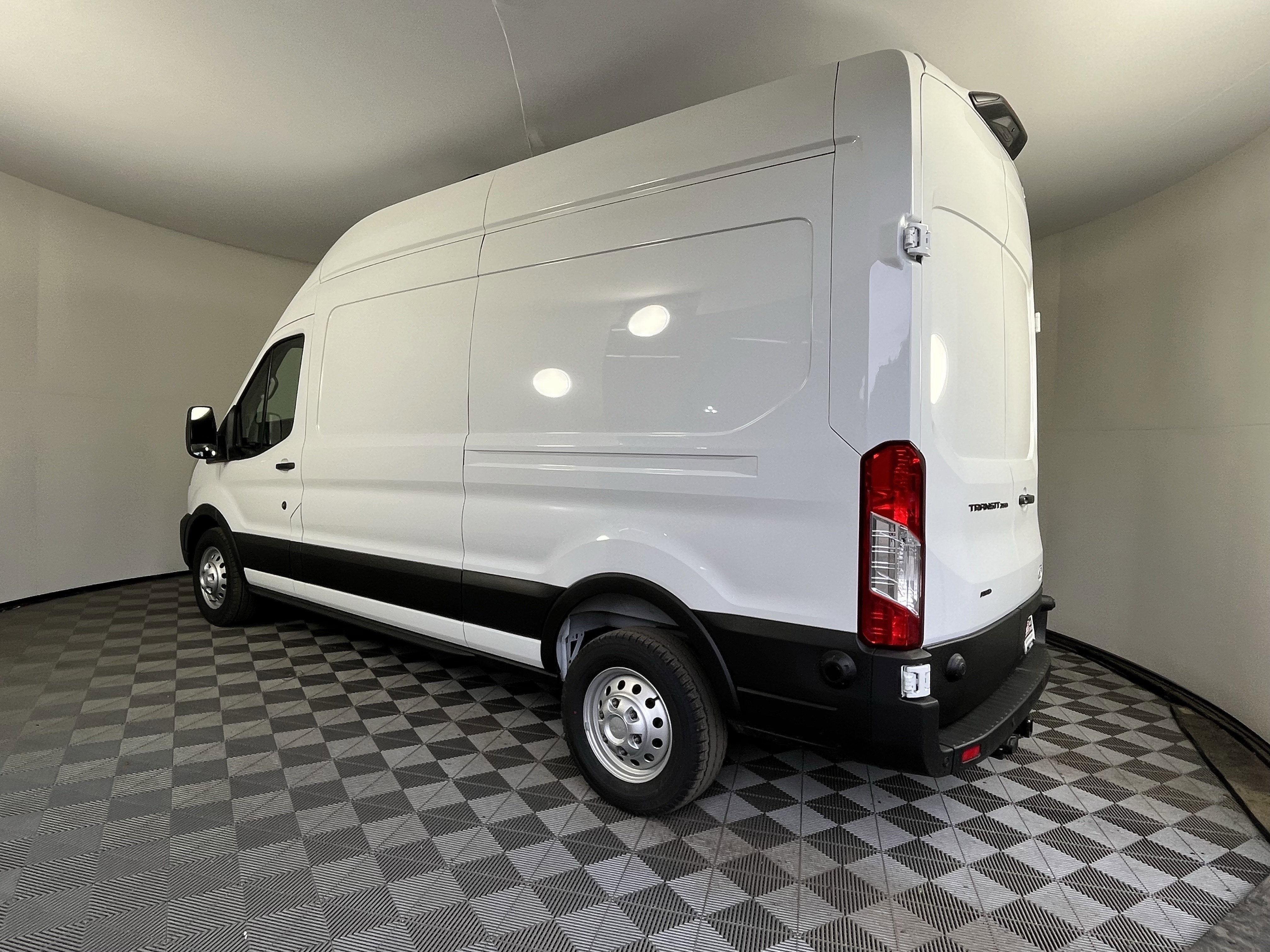 2026 Ford Transit Cargo Van T-250 148 Hi Rf 9150 GVWR AWD XL