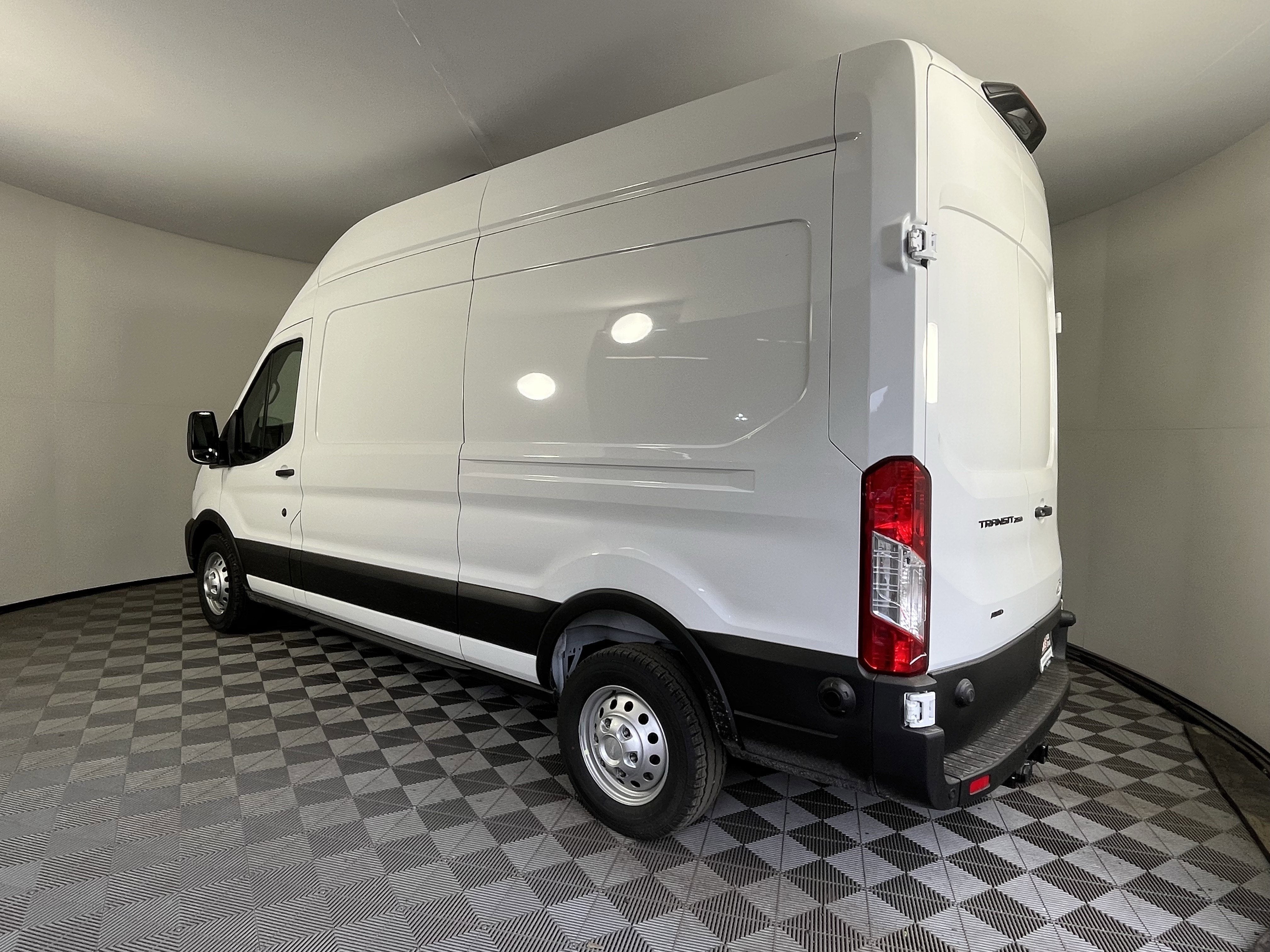 2026 Ford Transit Cargo Van T-250 148 Hi Rf 9150 GVWR AWD XL