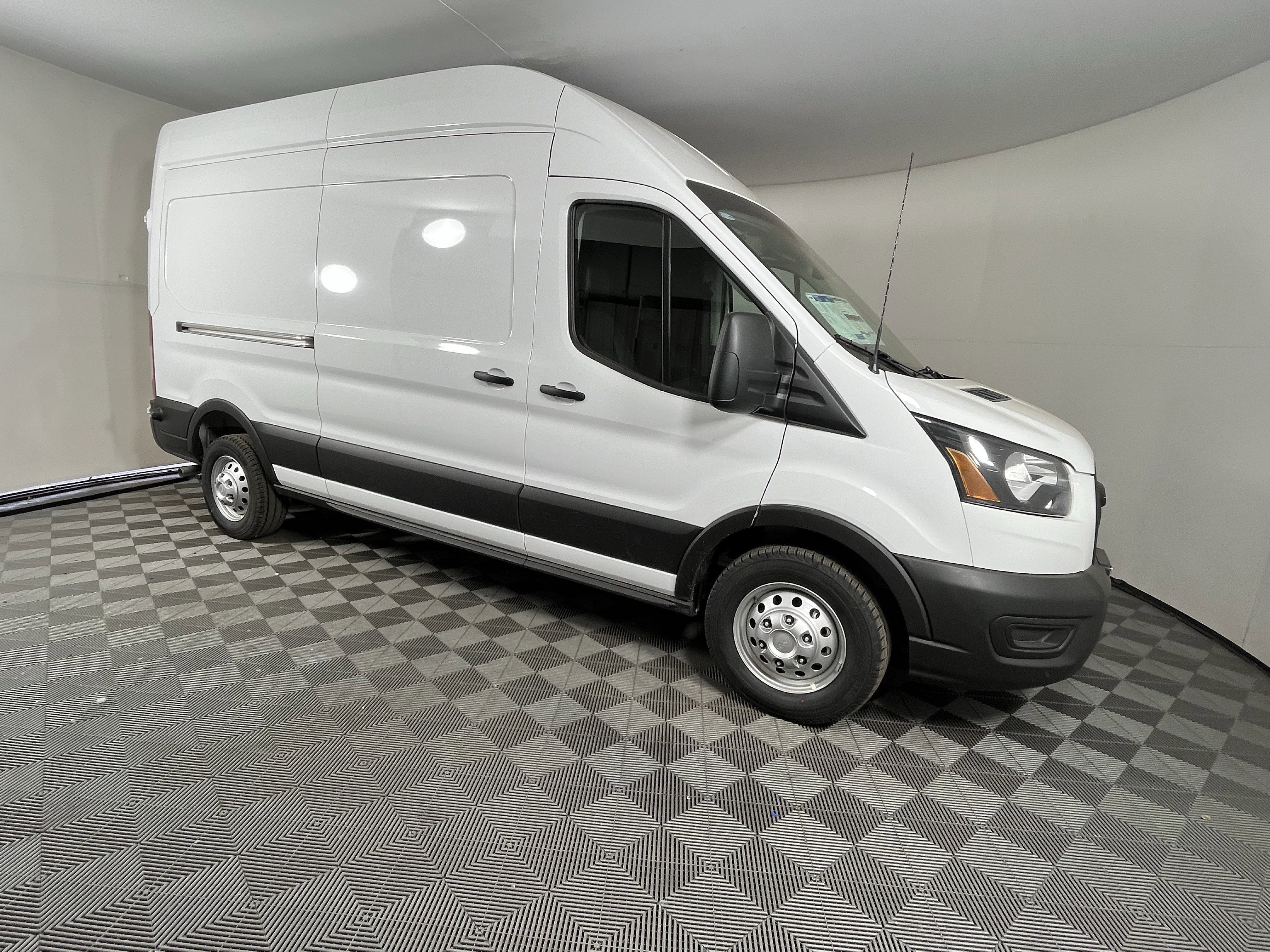 2026 Ford Transit Cargo Van T-250 148 Hi Rf 9150 GVWR AWD XL
