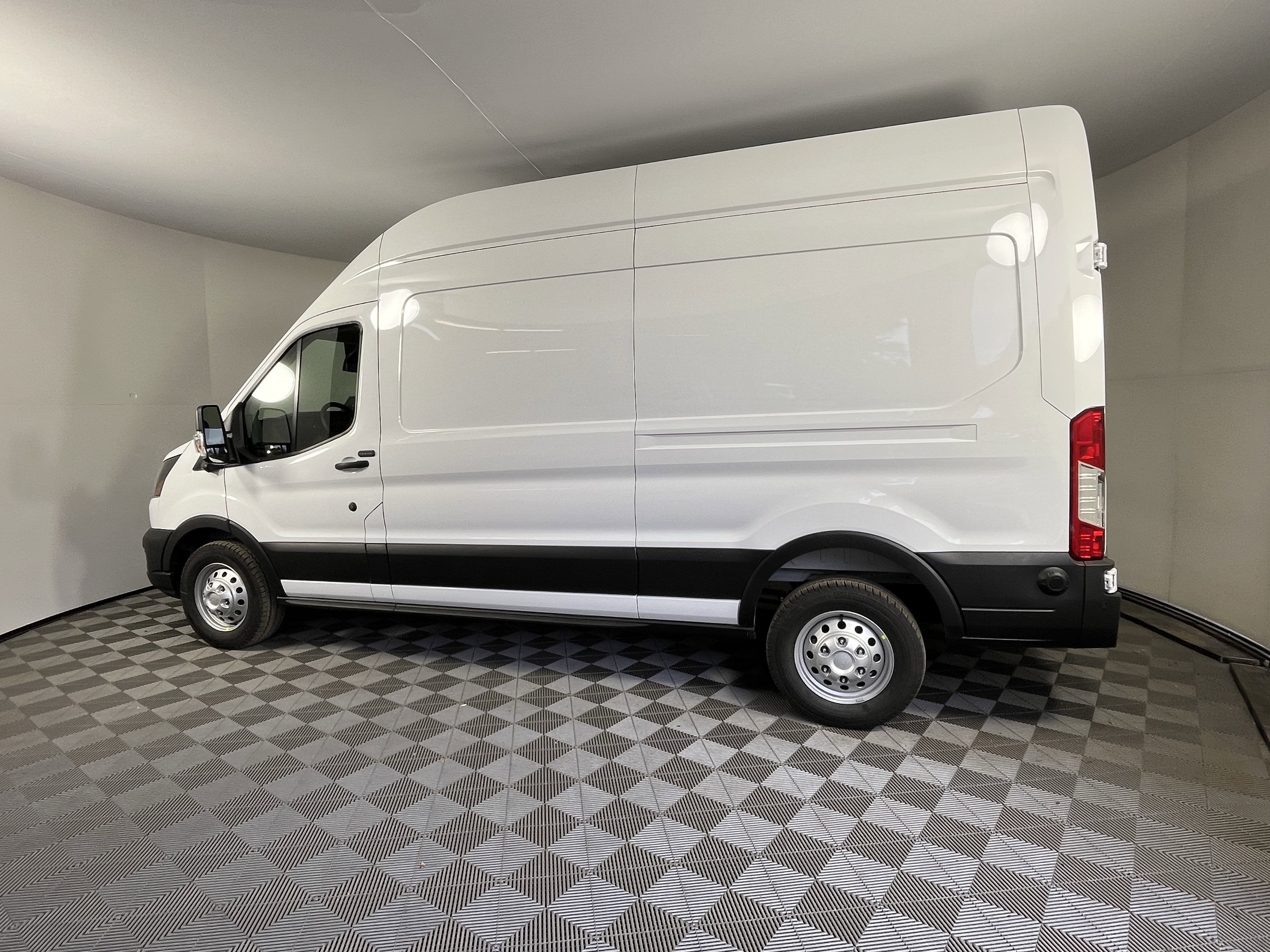 2025 Ford Transit Cargo Van T-350 148 Hi Rf 9500 GVWR AWD