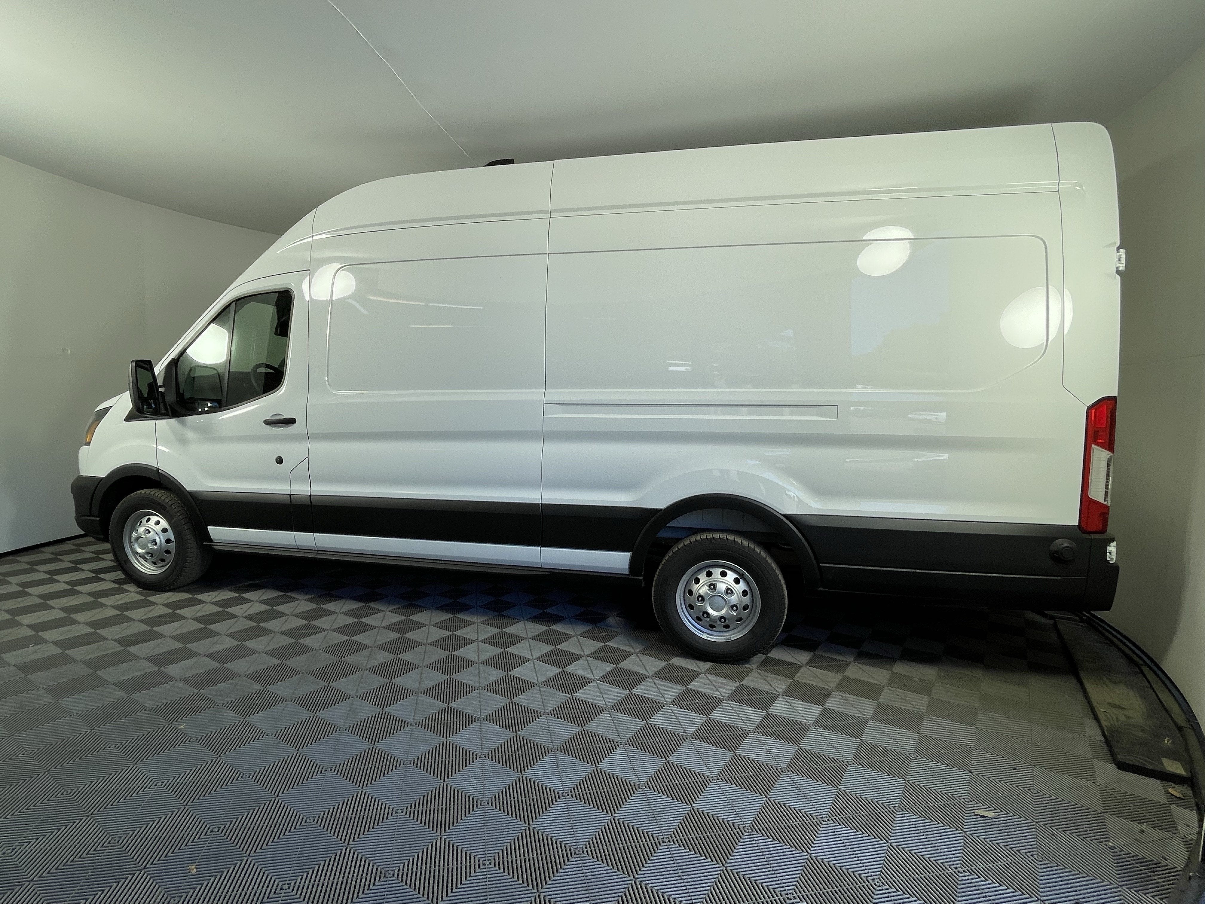 2026 Ford Transit Cargo Van T-350 148 EL Hi Rf 9500 GVWR AWD XL