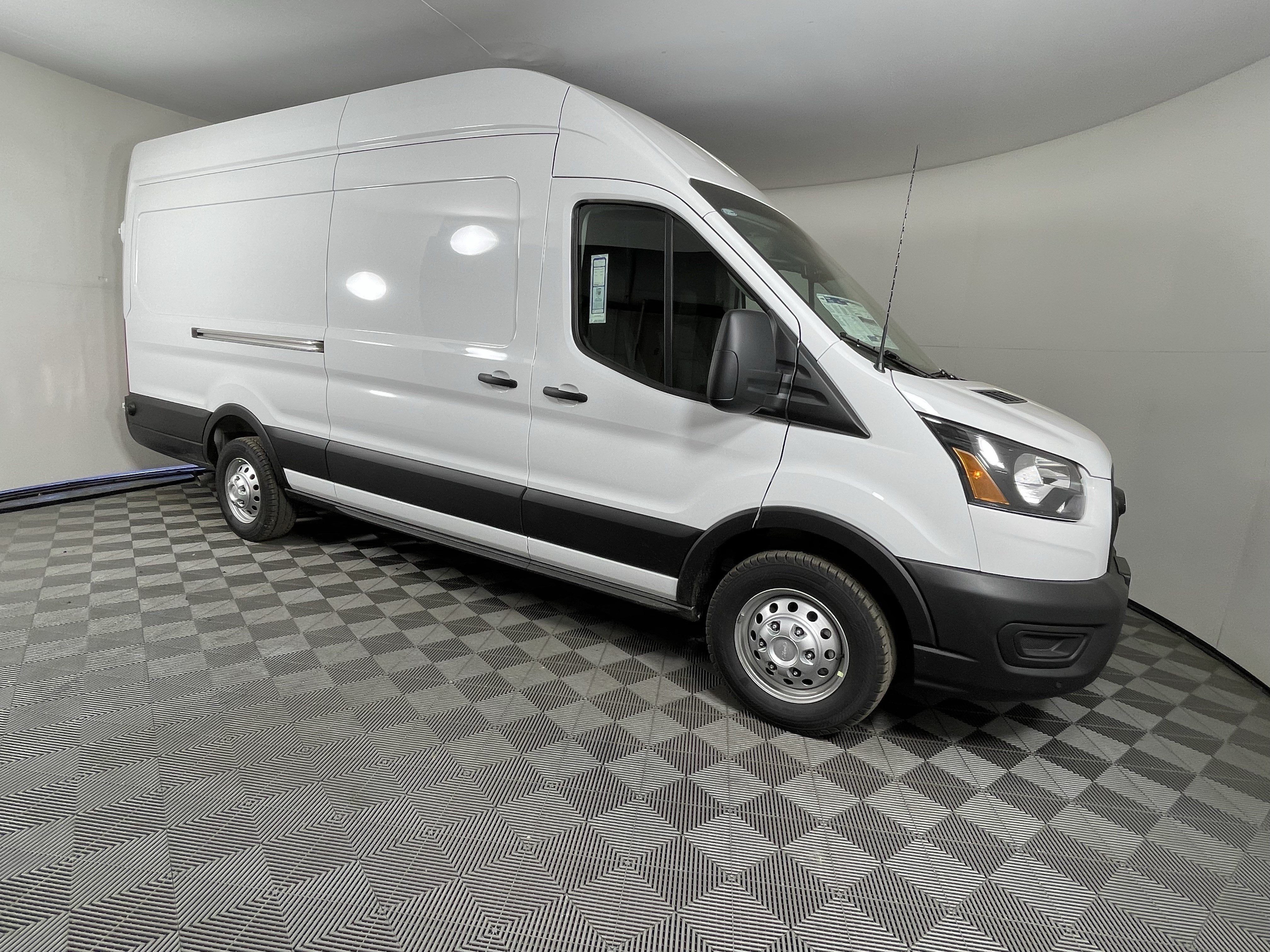 2026 Ford Transit Cargo Van T-350 148 EL Hi Rf 9500 GVWR AWD XL