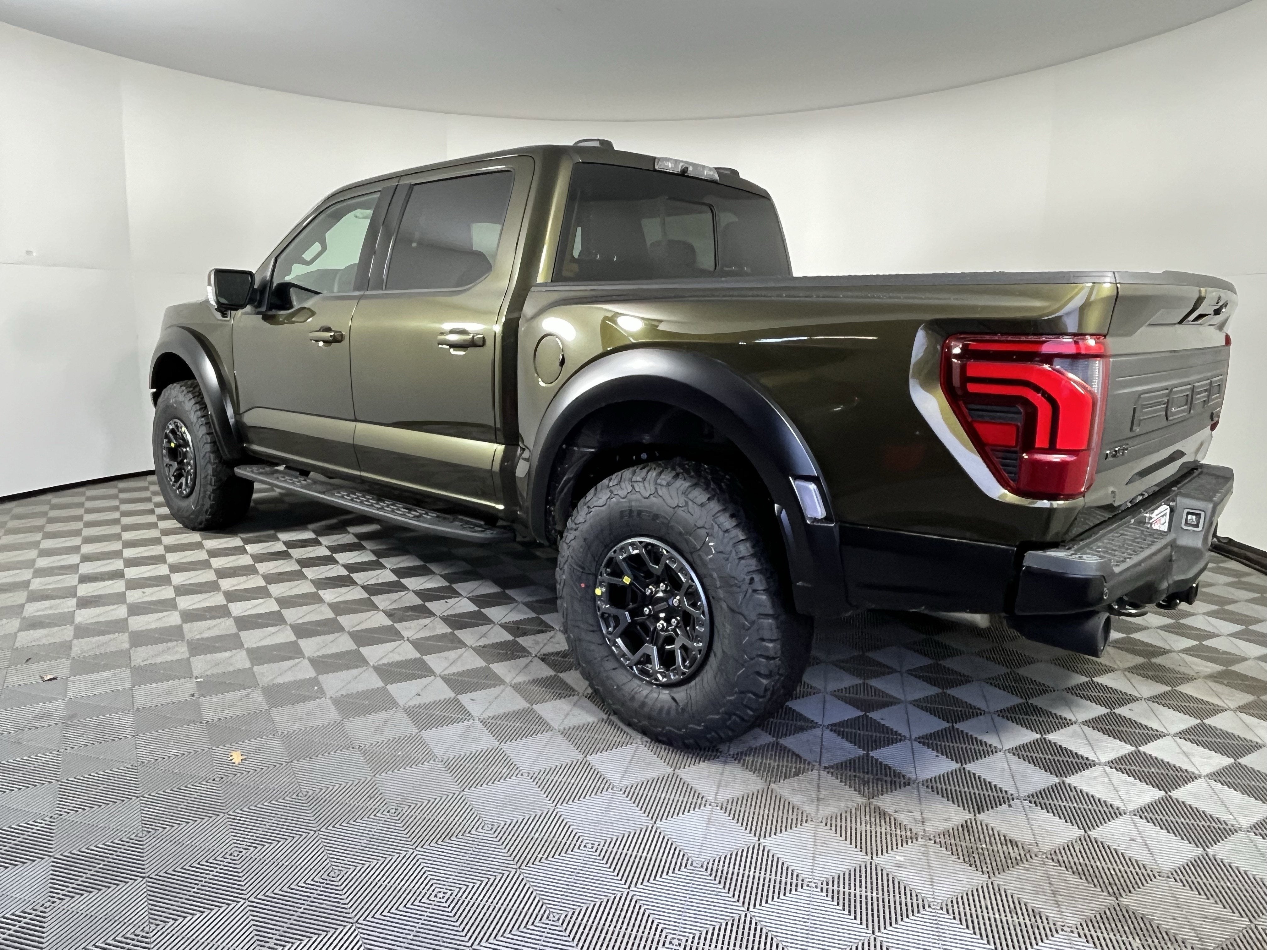 2025 Ford F-150 Raptor R 5.2L V8