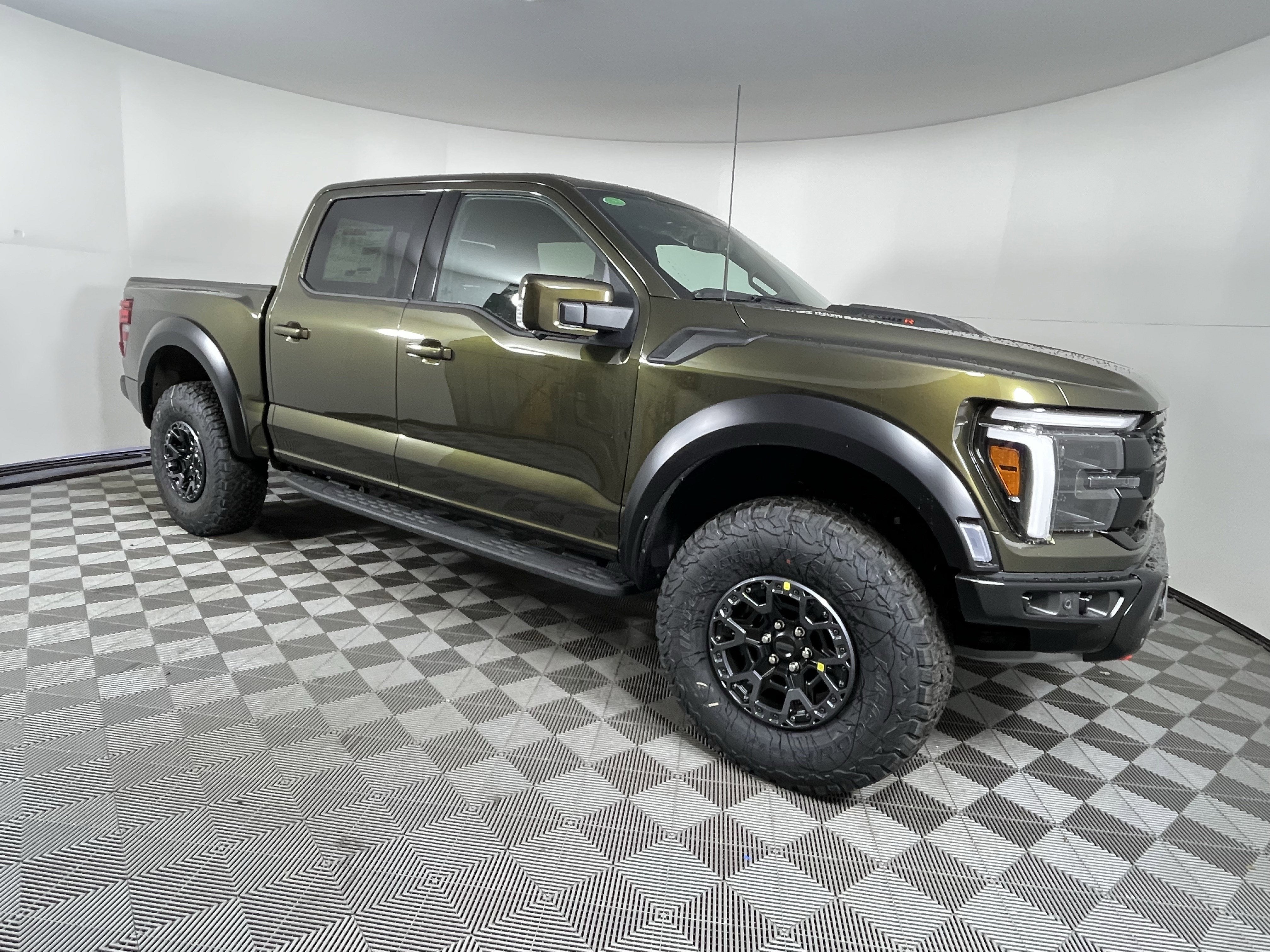 2025 Ford F-150 Raptor R 5.2L V8