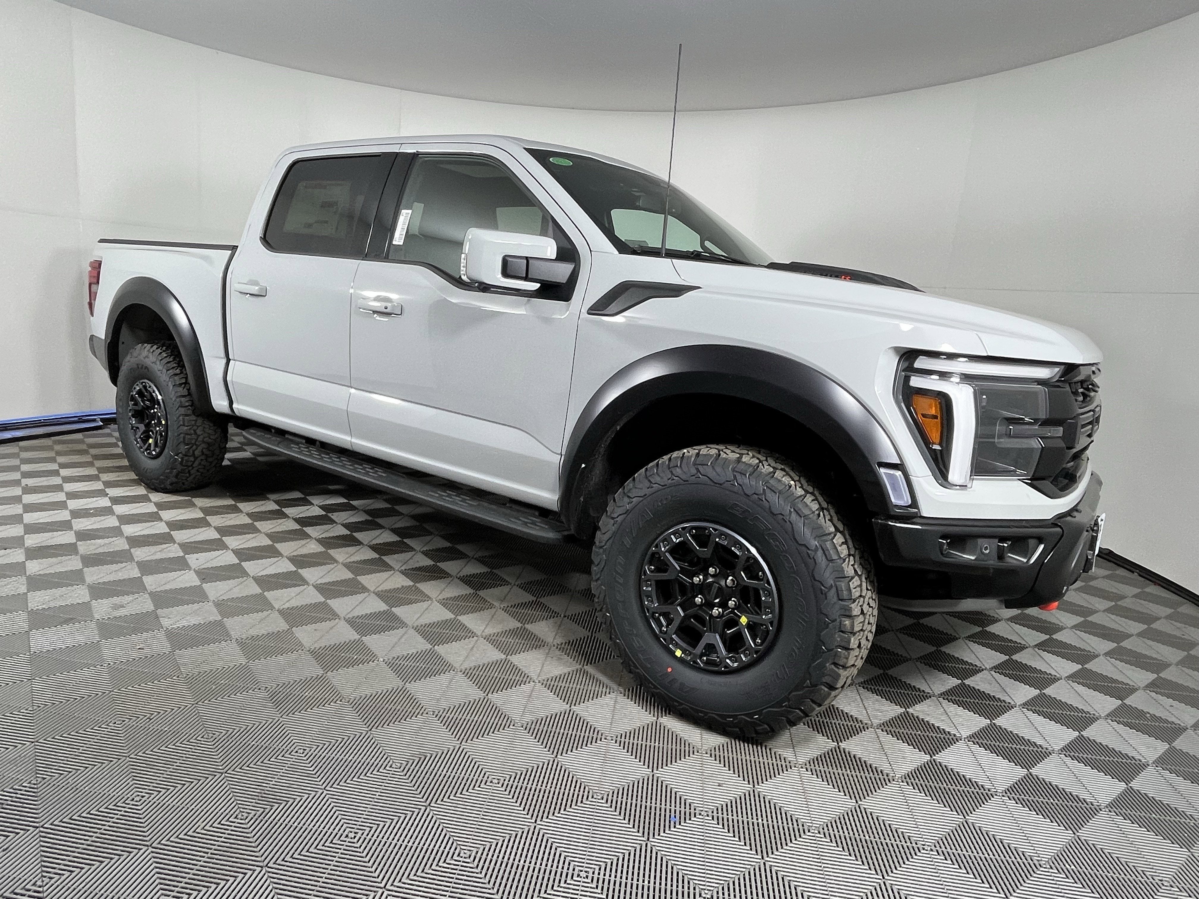 2026 Ford F-150 Raptor R 5.2L V8