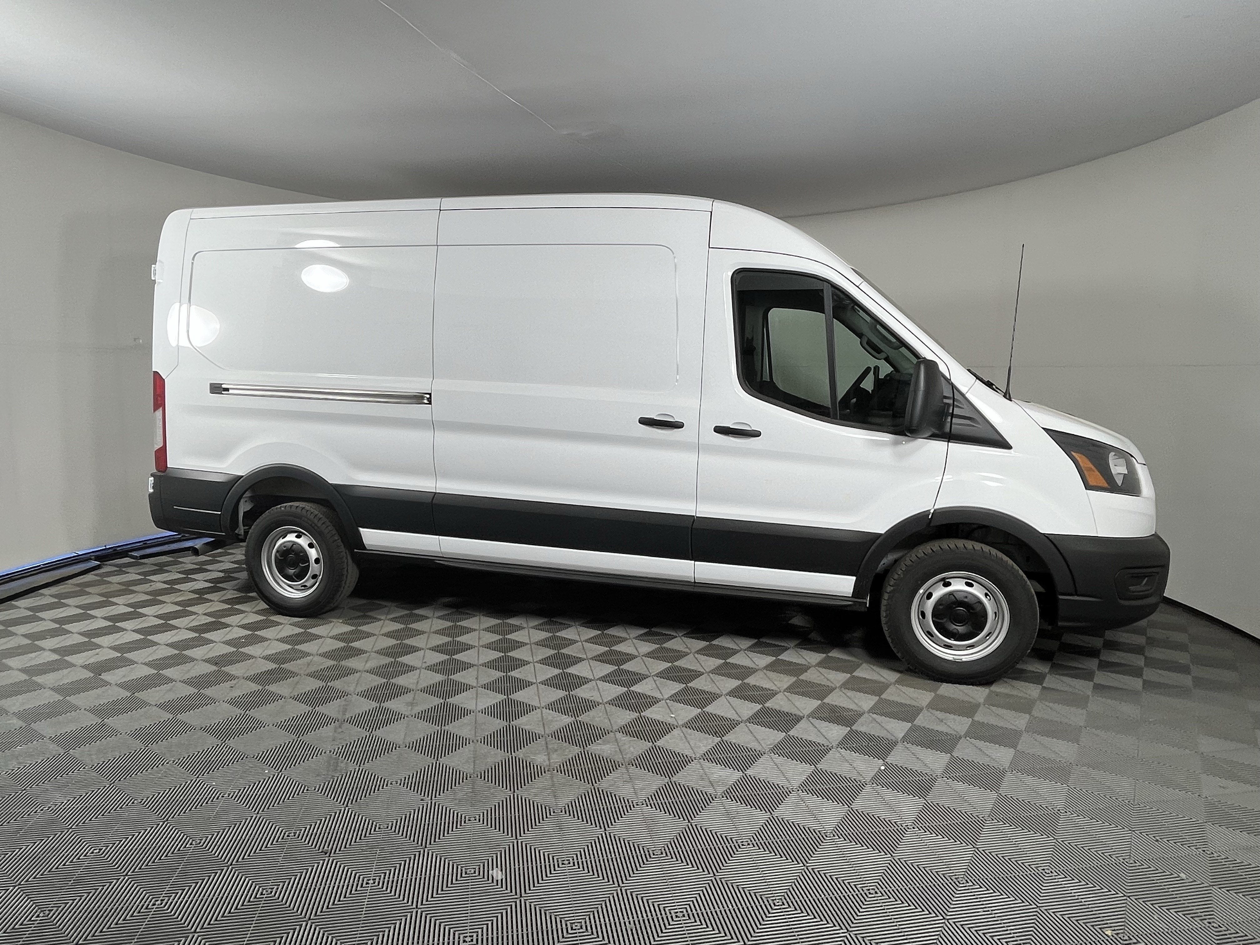 2026 Ford Transit Cargo Van T-150 148 Med Rf 8800 GVWR RWD XL