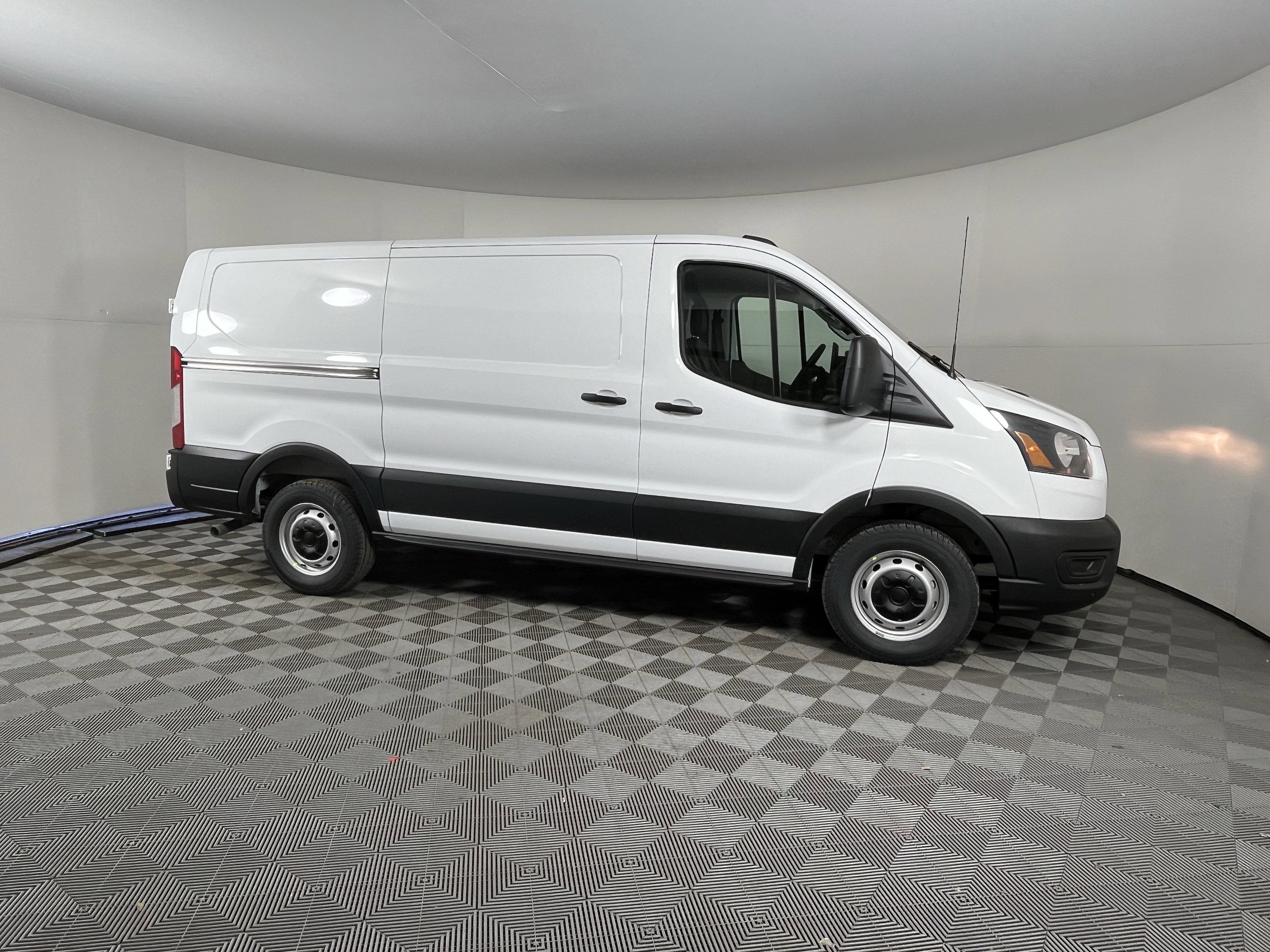 2026 Ford Transit Cargo Van T-150 130 Low Rf 8800 GVWR RWD XL