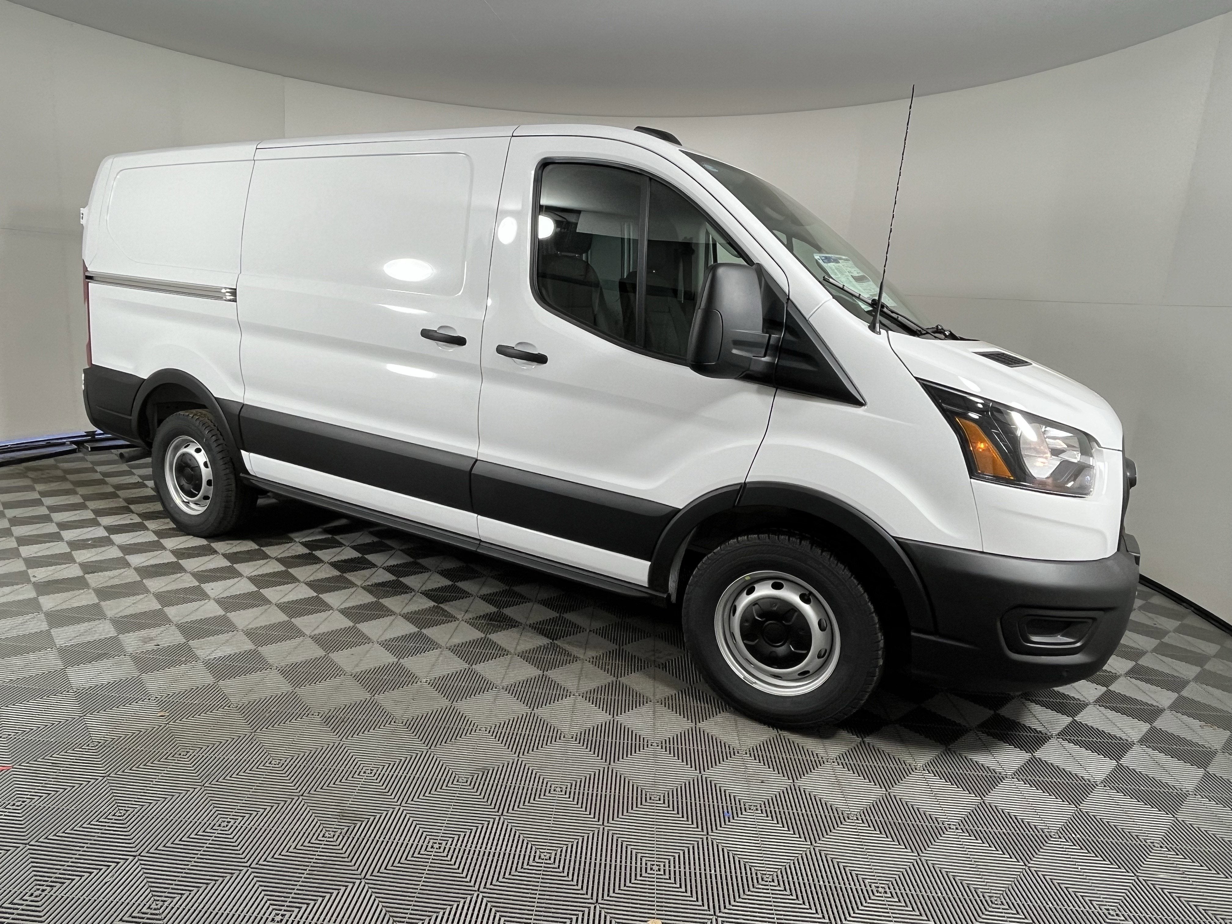 2026 Ford Transit Cargo Van T-150 130 Low Rf 8800 GVWR RWD XL