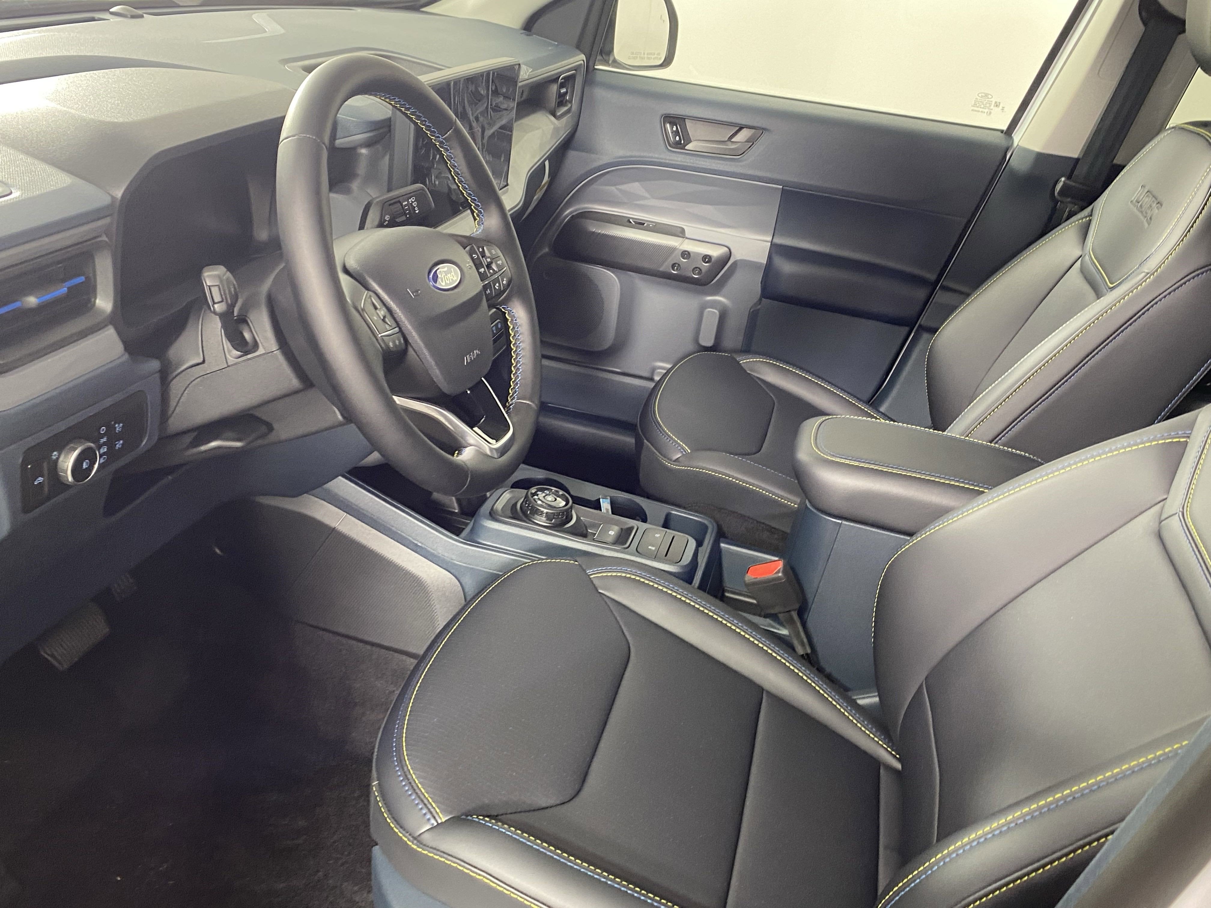 2025 Ford Maverick Lobo Standard