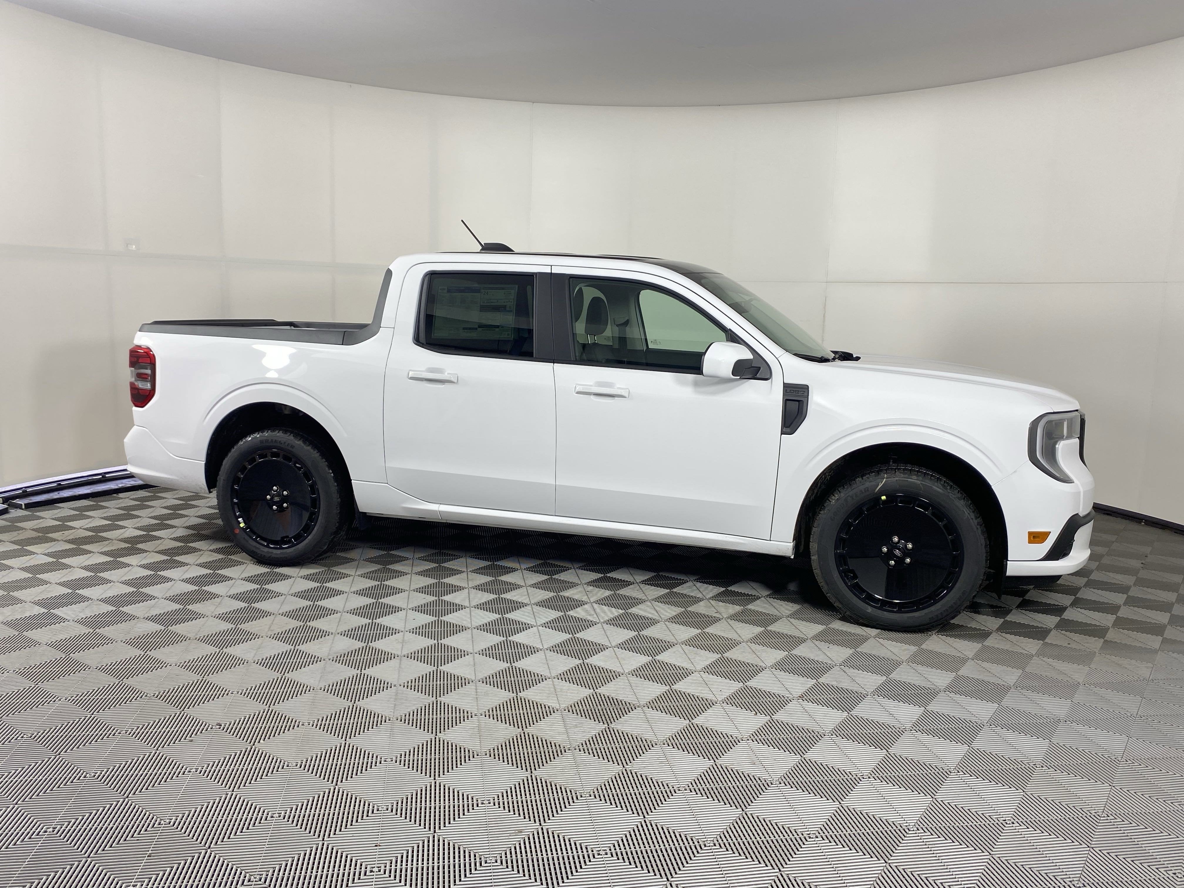 2025 Ford Maverick Lobo Standard