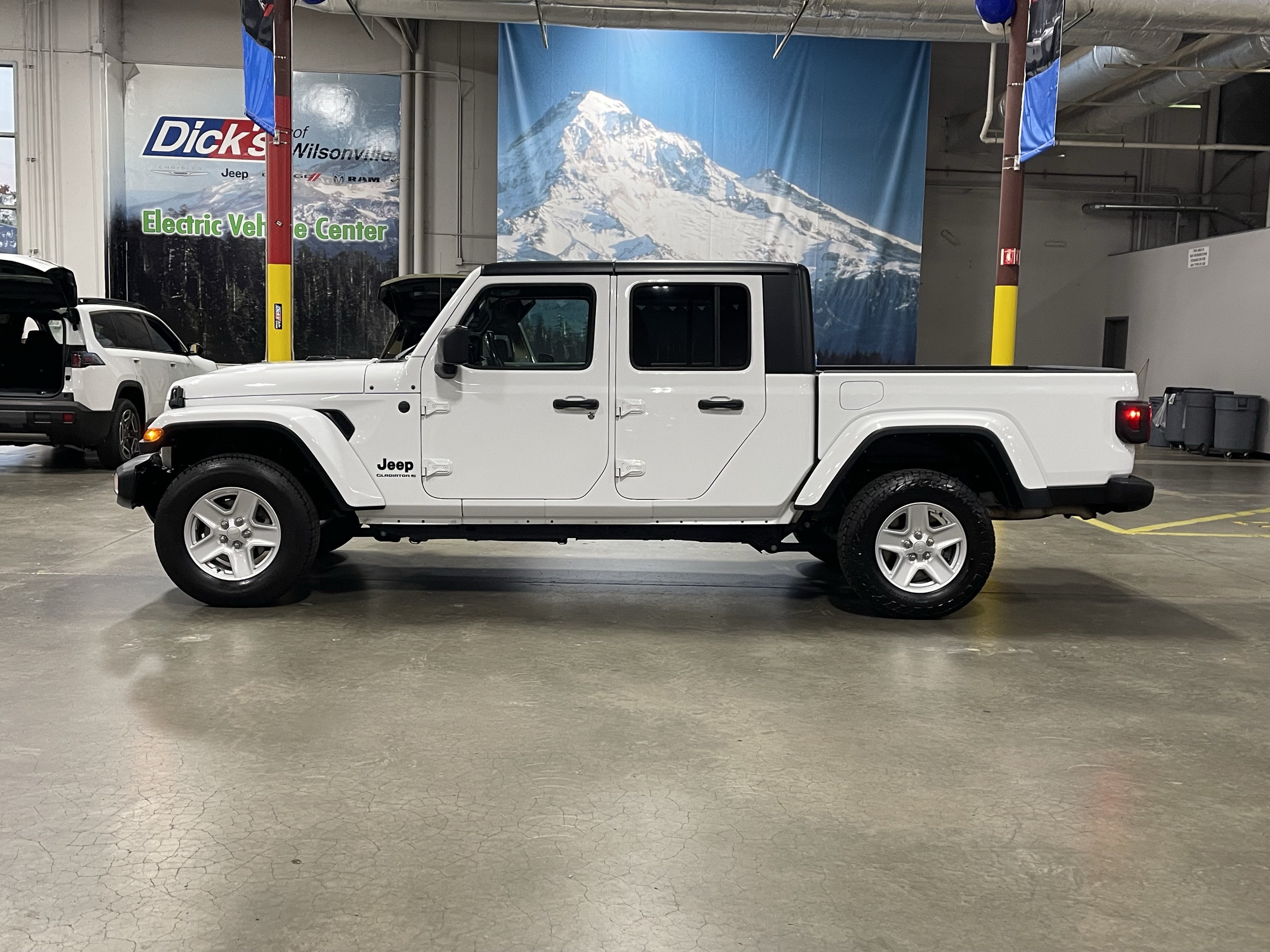 2023 Jeep Gladiator Sport S