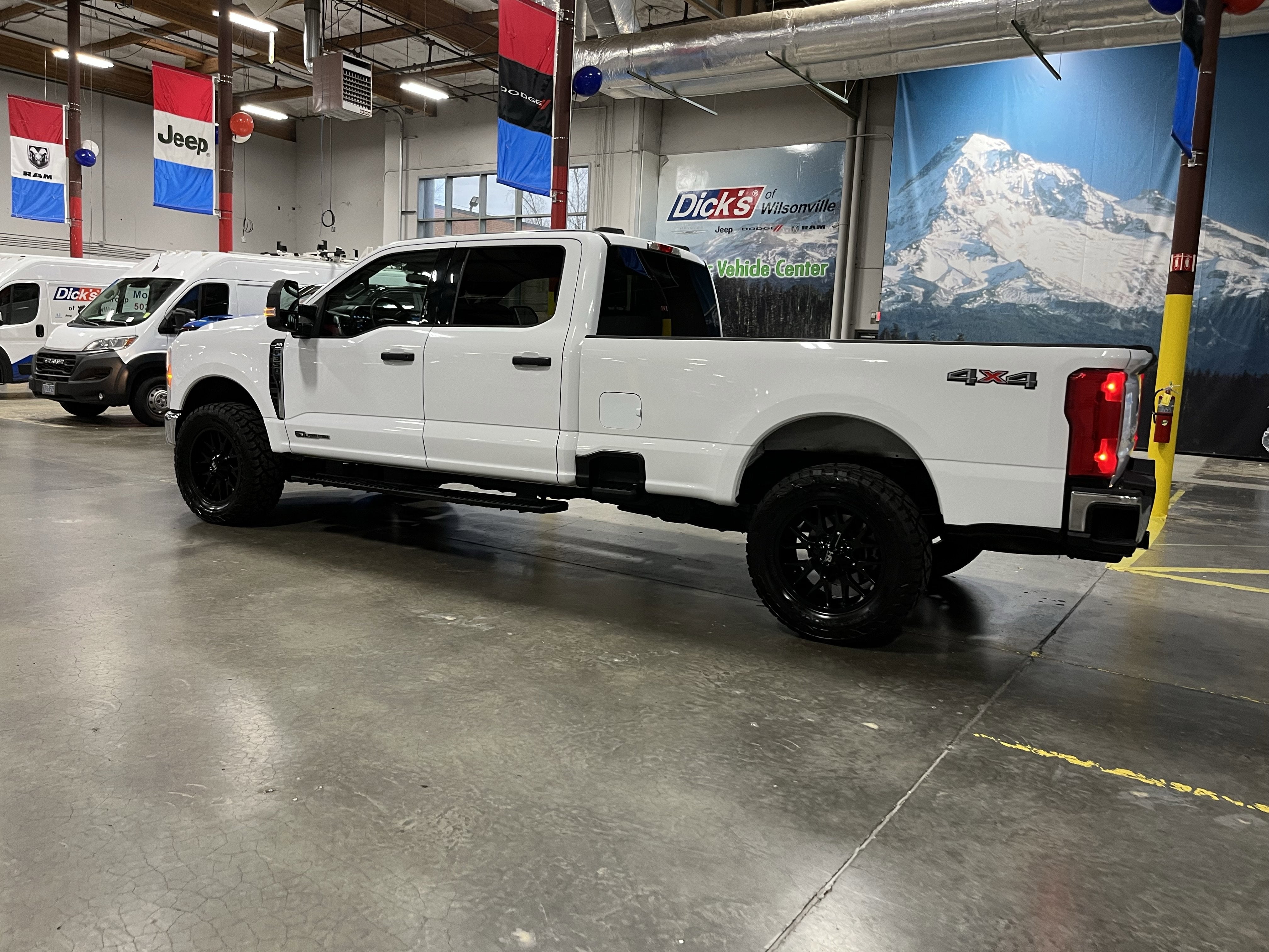 2023 Ford F-350SD XLT