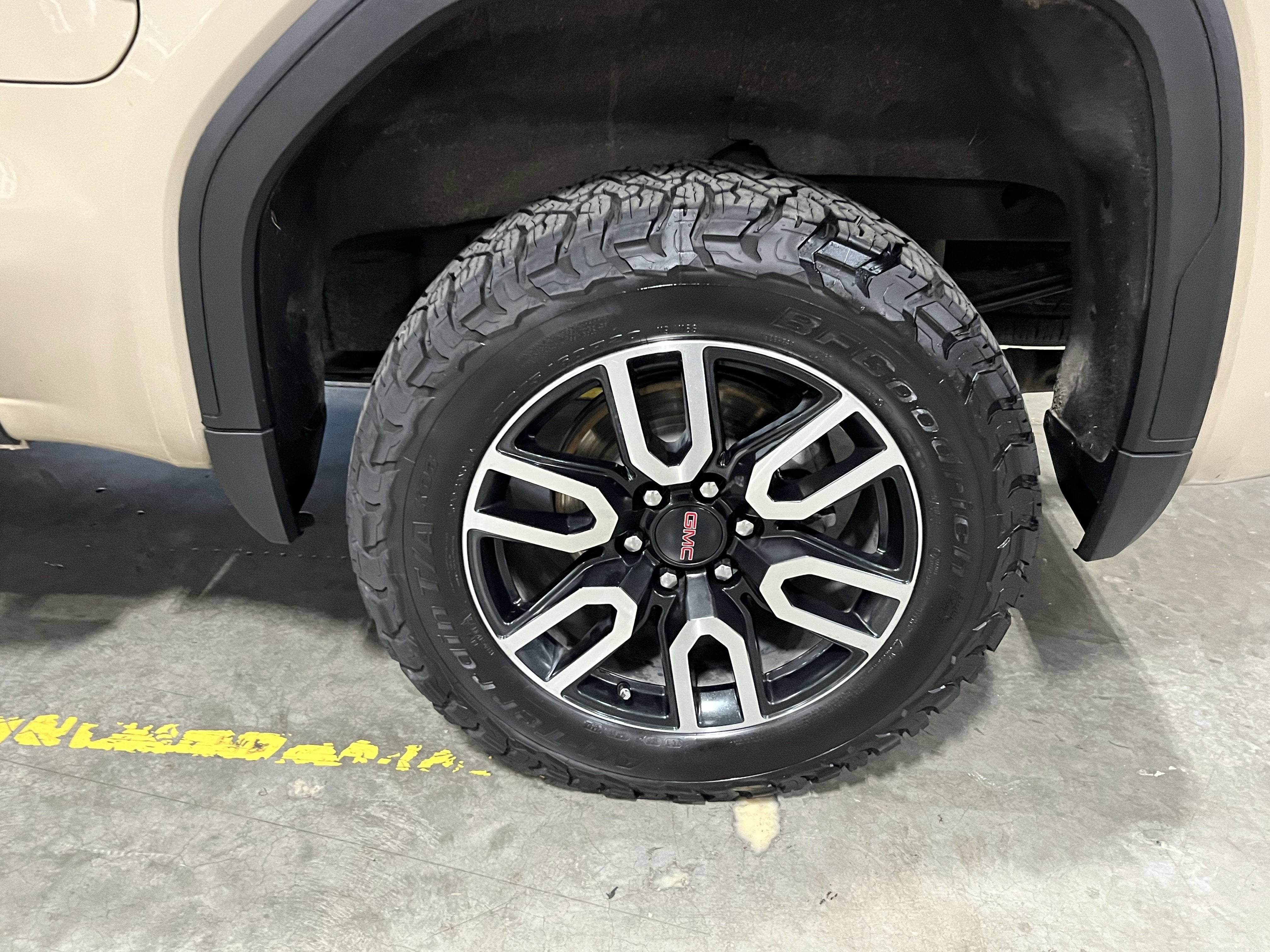 2023 GMC Sierra 1500 AT4