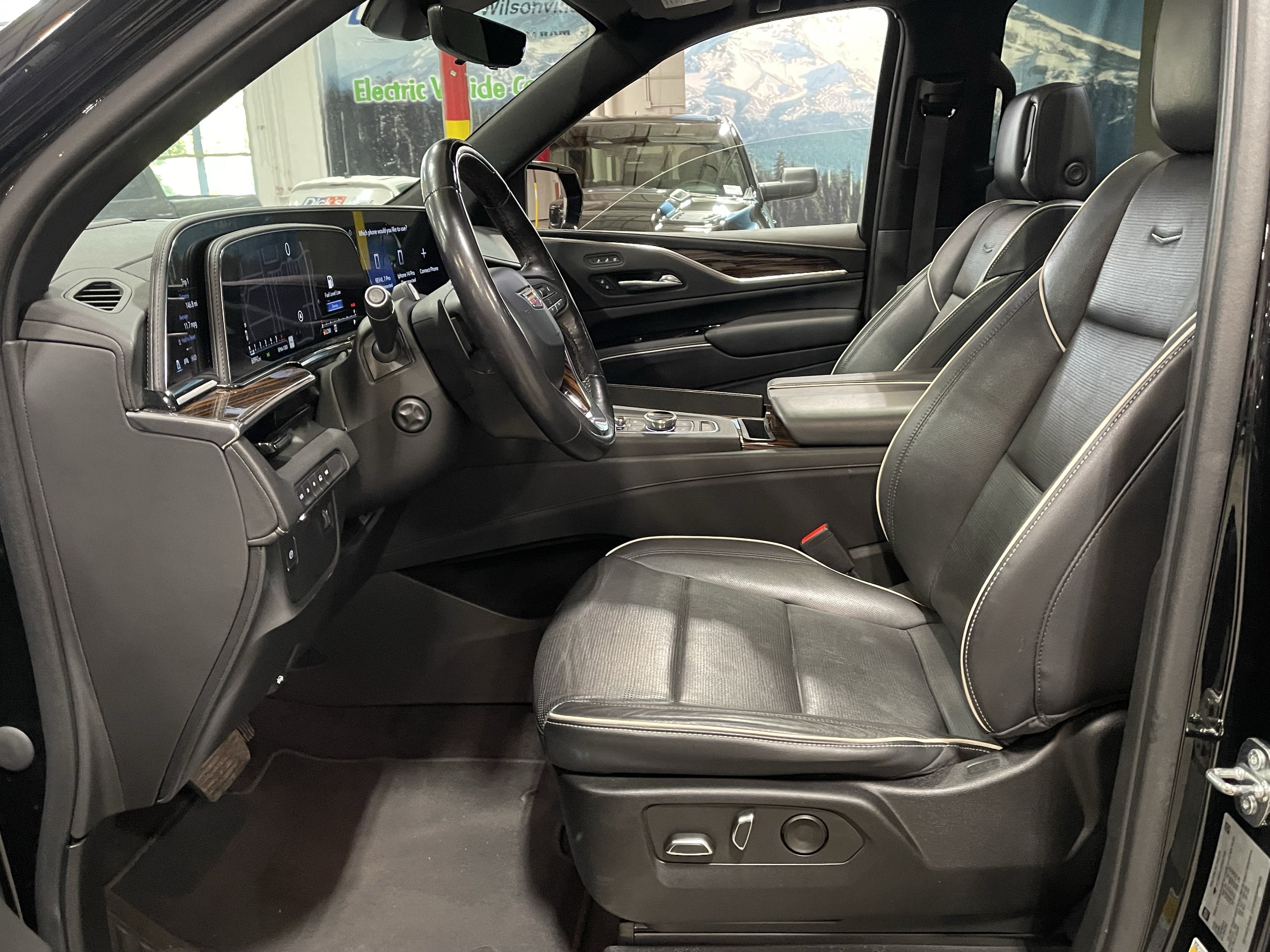 2023 Cadillac Escalade ESV Premium