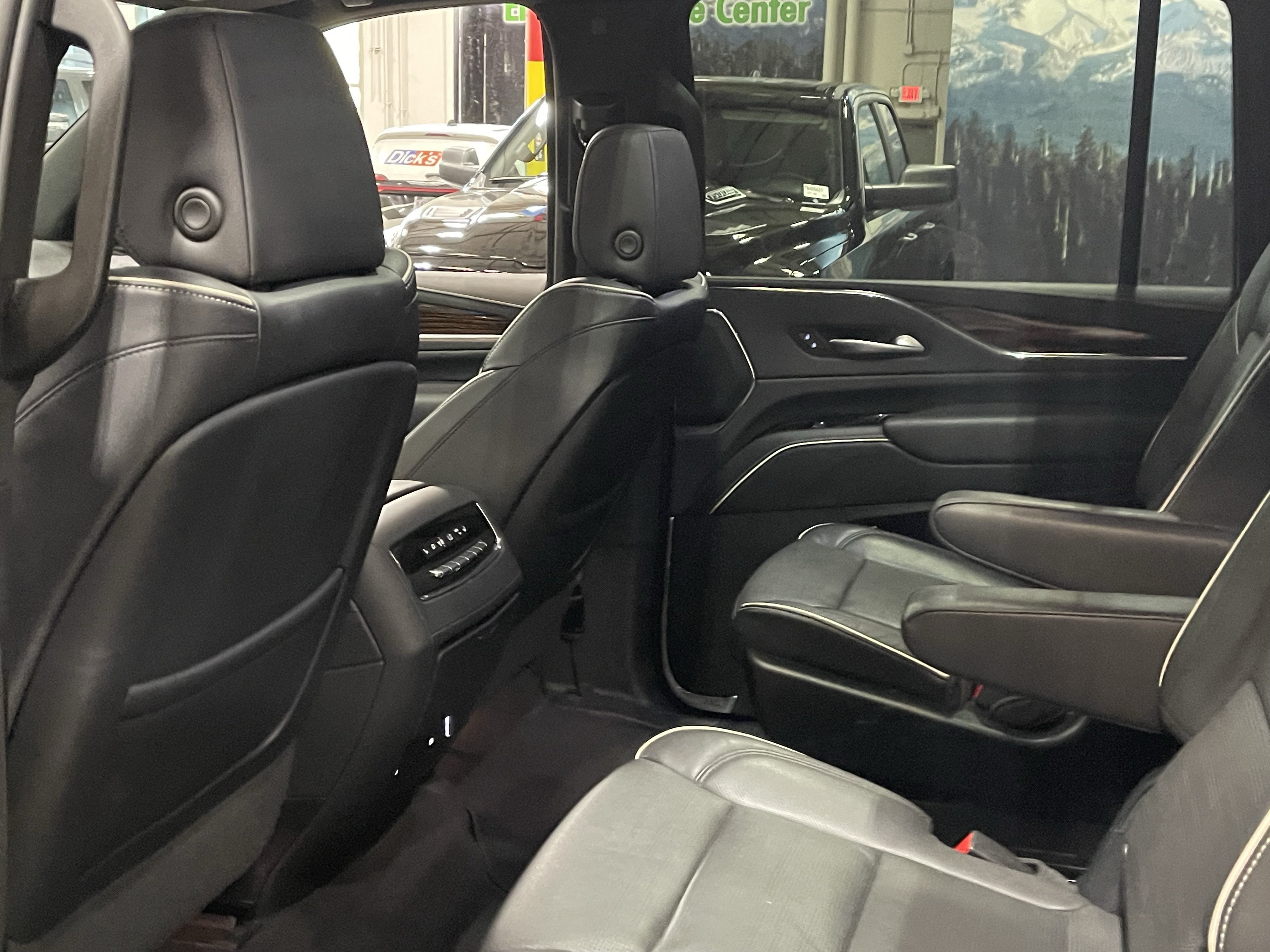 2023 Cadillac Escalade ESV Premium