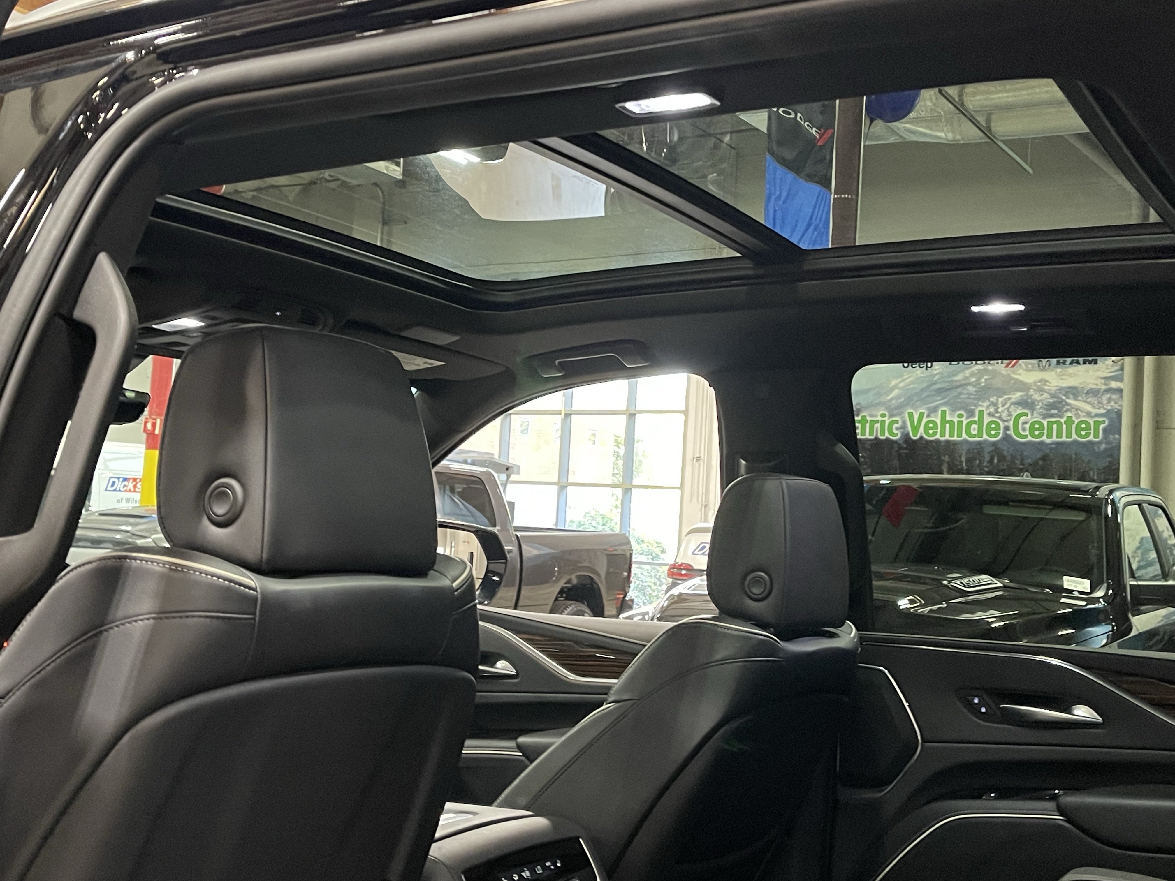 2023 Cadillac Escalade ESV Premium