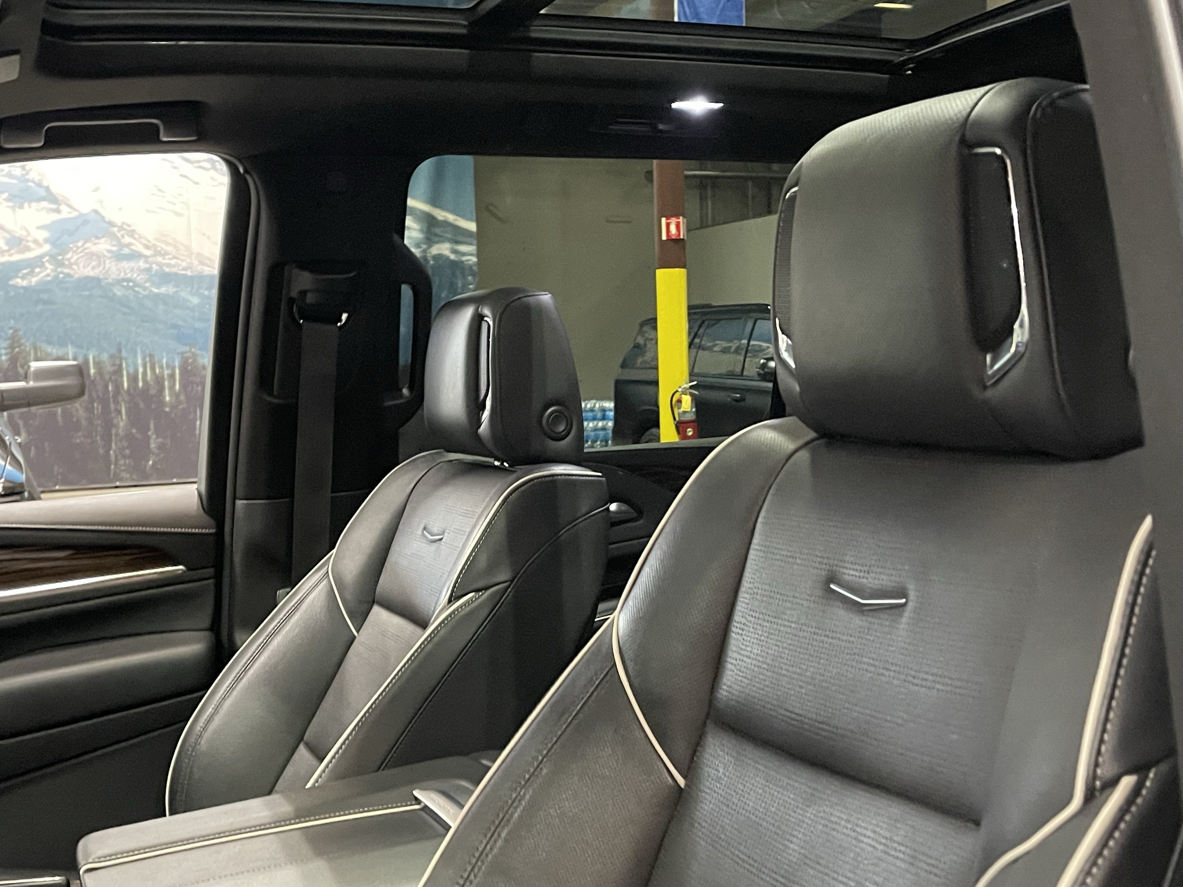 2023 Cadillac Escalade ESV Premium