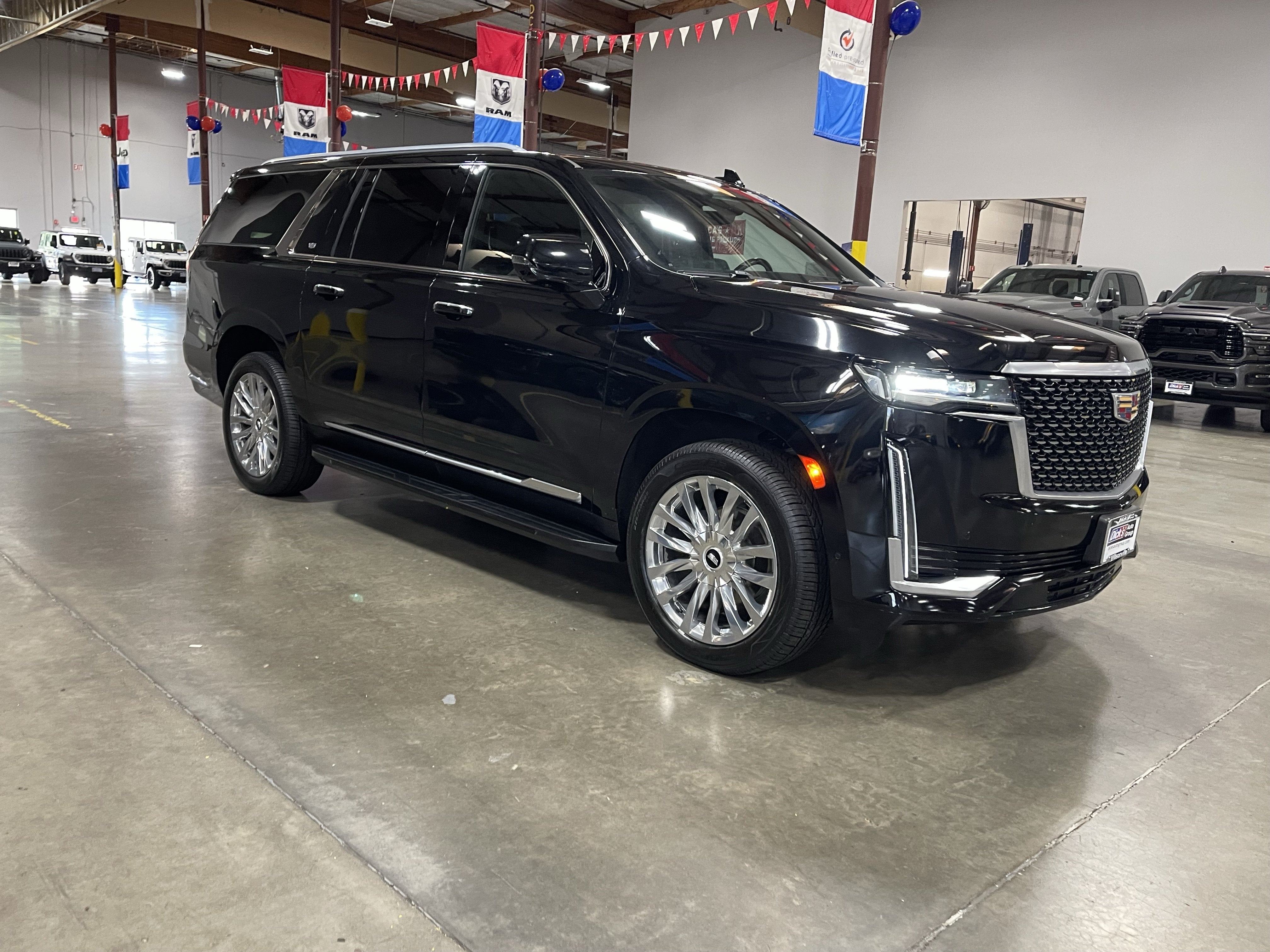 2023 Cadillac Escalade ESV Premium