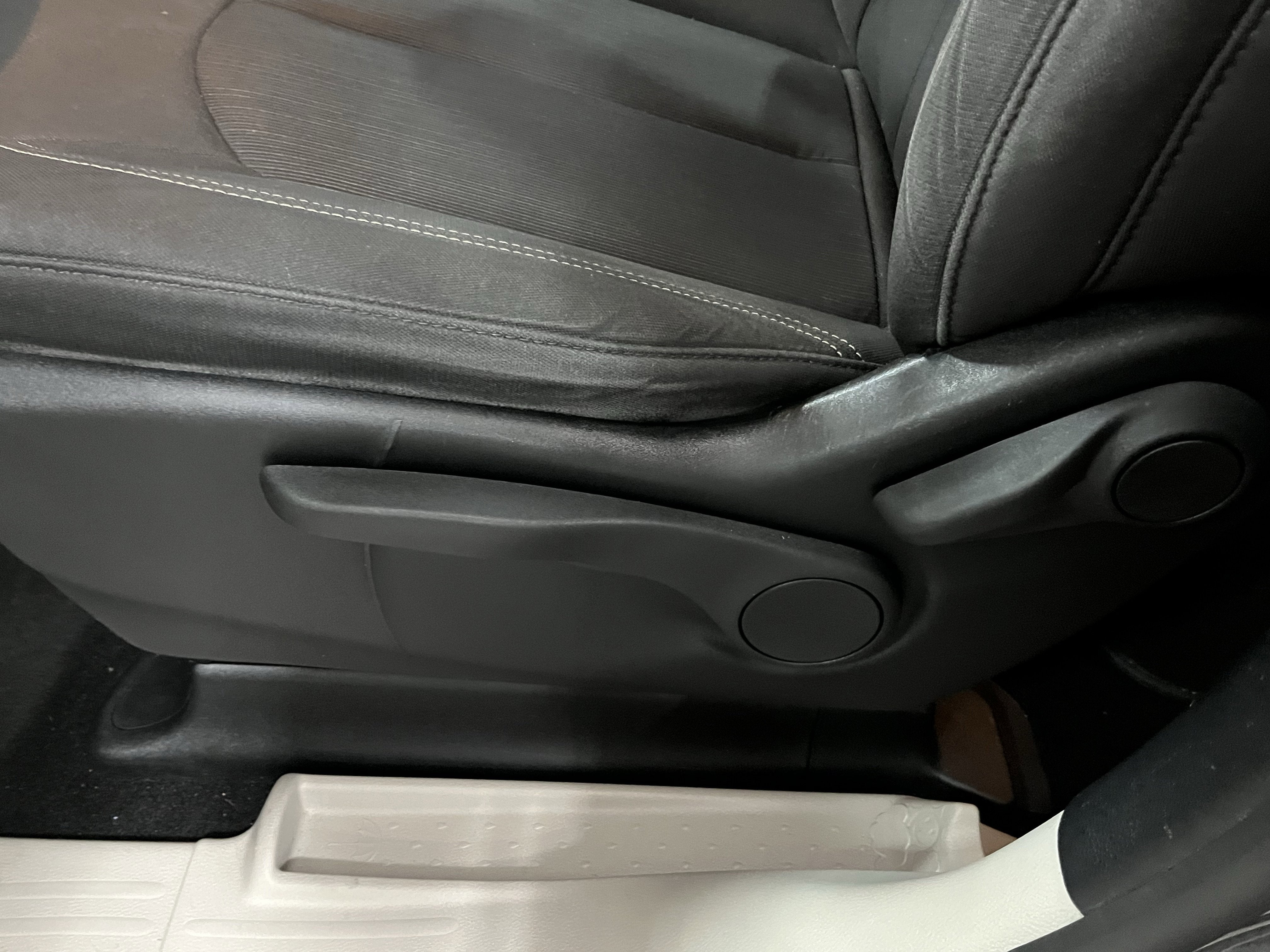 2020 Chrysler Voyager L