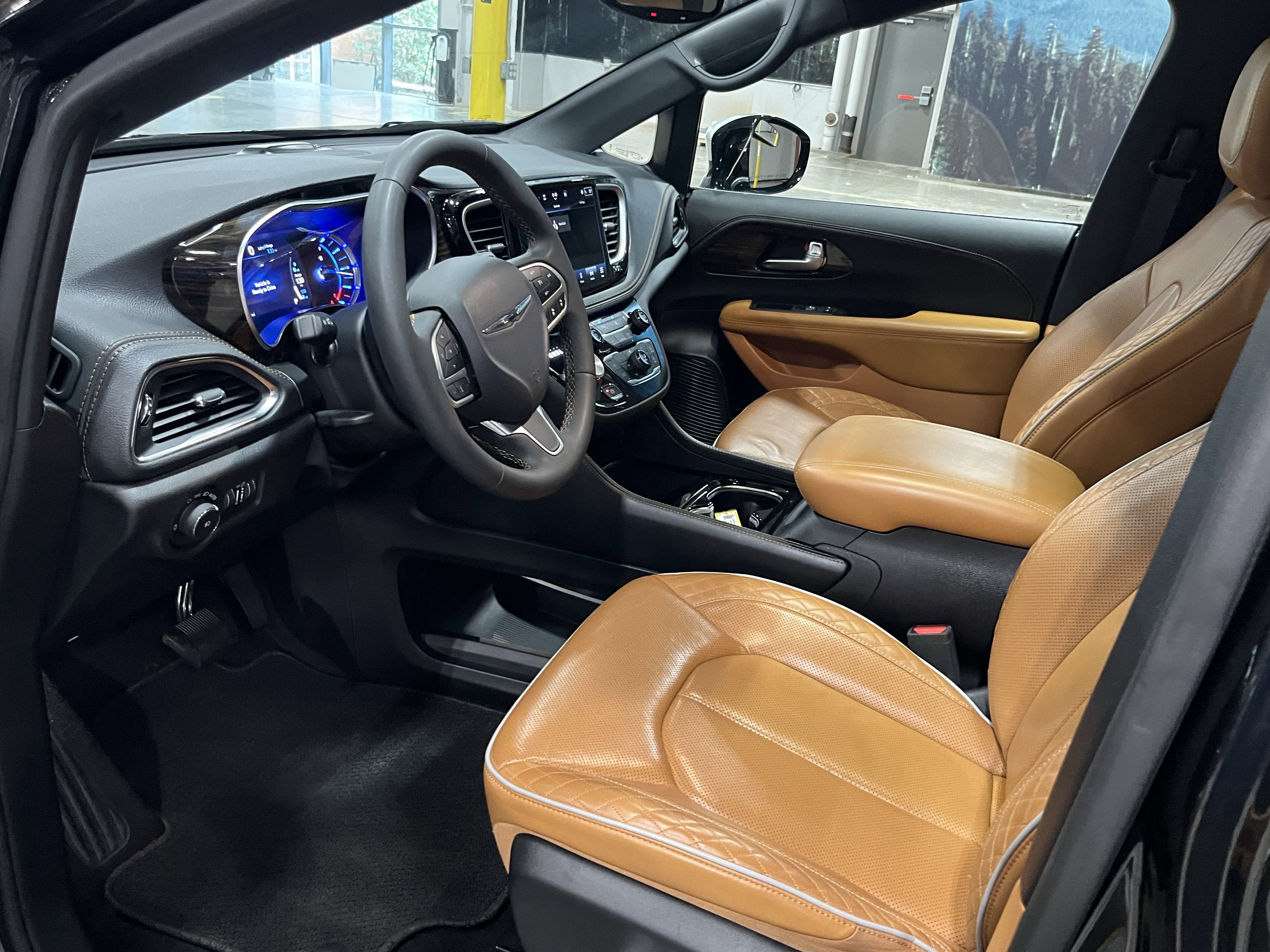 2023 Chrysler Pacifica Hybrid Pinnacle