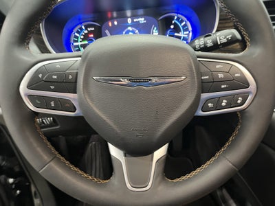 2023 Chrysler Pacifica Hybrid Pinnacle