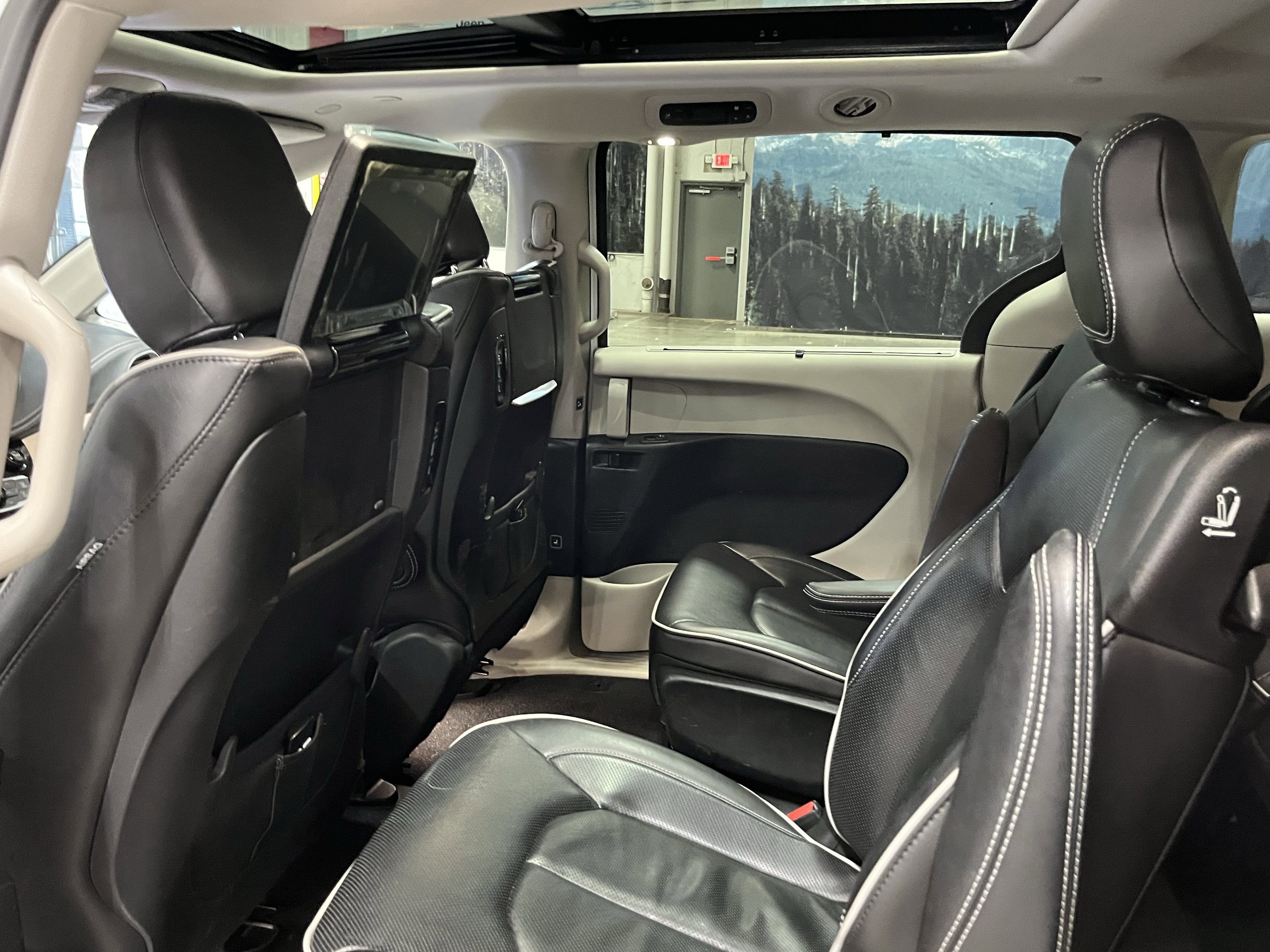 2022 Chrysler Pacifica Hybrid Limited